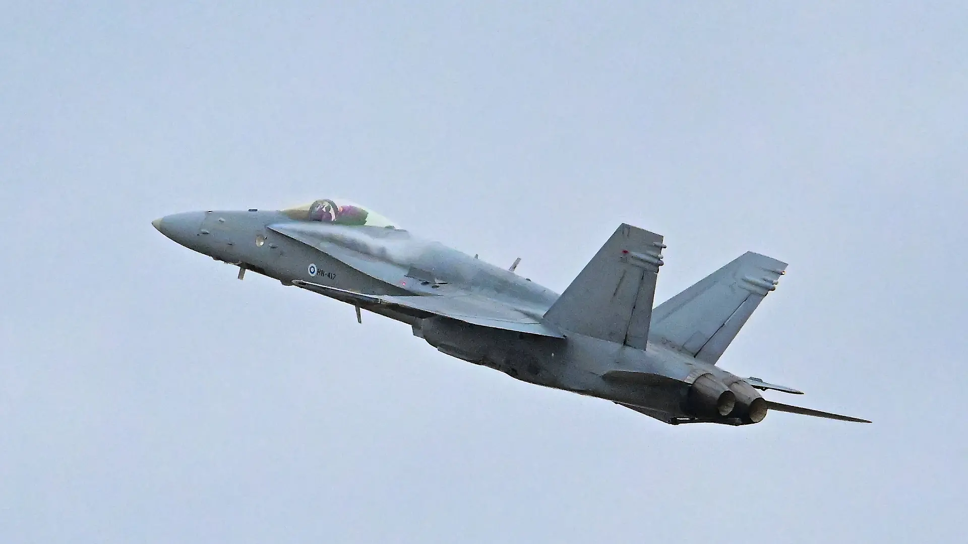19/07/2025. RIAT Finnish Air Force McDonnell Douglas F-18 during the Royal International Air Tattoo at RAF Fairford, Gloucestershire on 19 July 2025. RAF Fairford Gloucestershire Editorial use only , Copyright: xDennisxGoodwinx PSI-22408-0194