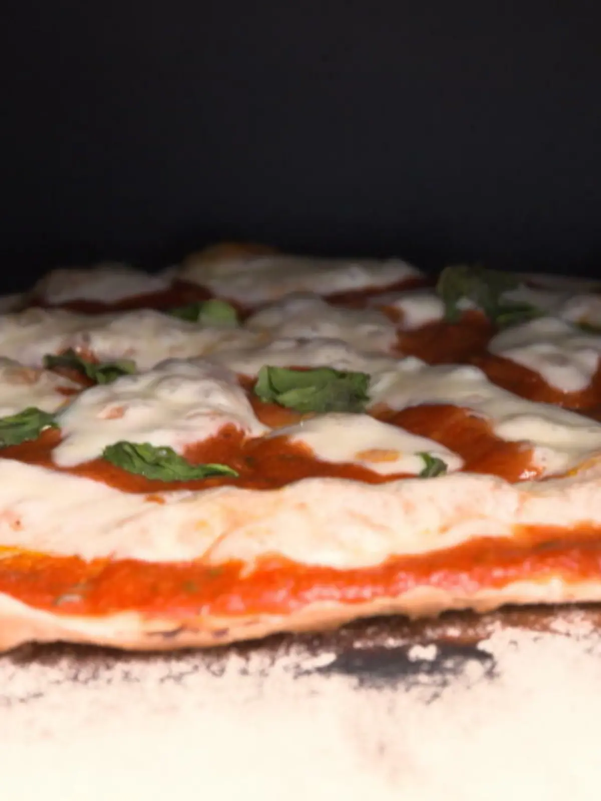 Pizza zuhause wie beim Lieblingsitaliener um die Ecke – das soll mit speziellen Pizzaöfen  gehen. Familie Rusch testet drei dieser Öfen und darf sich durch die Pizza-Varianten schlemmen. Welche bringt das leckerste Ergebnis?