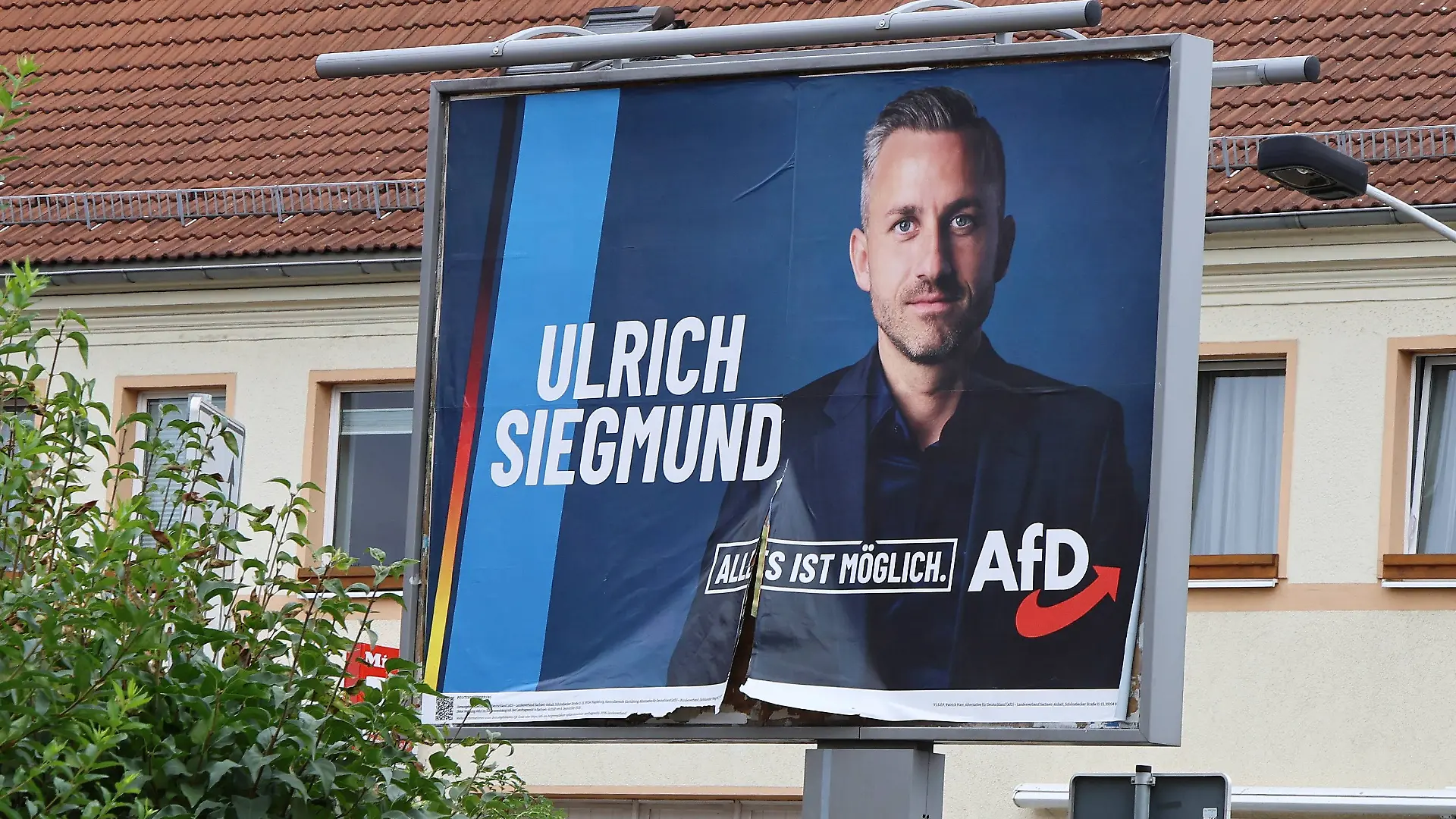 Wahlplakate 18.08.2026, Aschersleben, Wahlplakate zur Landtagswahl am 06.09.2026 in Sachsen-Anhalt im Bild: Grossflaechenplakat der AfD - Ulrich Siegmund *** Election Posters, August 18, 2026, Aschersleben: Posters for the state election on September 6, 2026, in Saxony-Anhalt. Pictured: A large-format poster for the AfDs Ulrich Siegmund