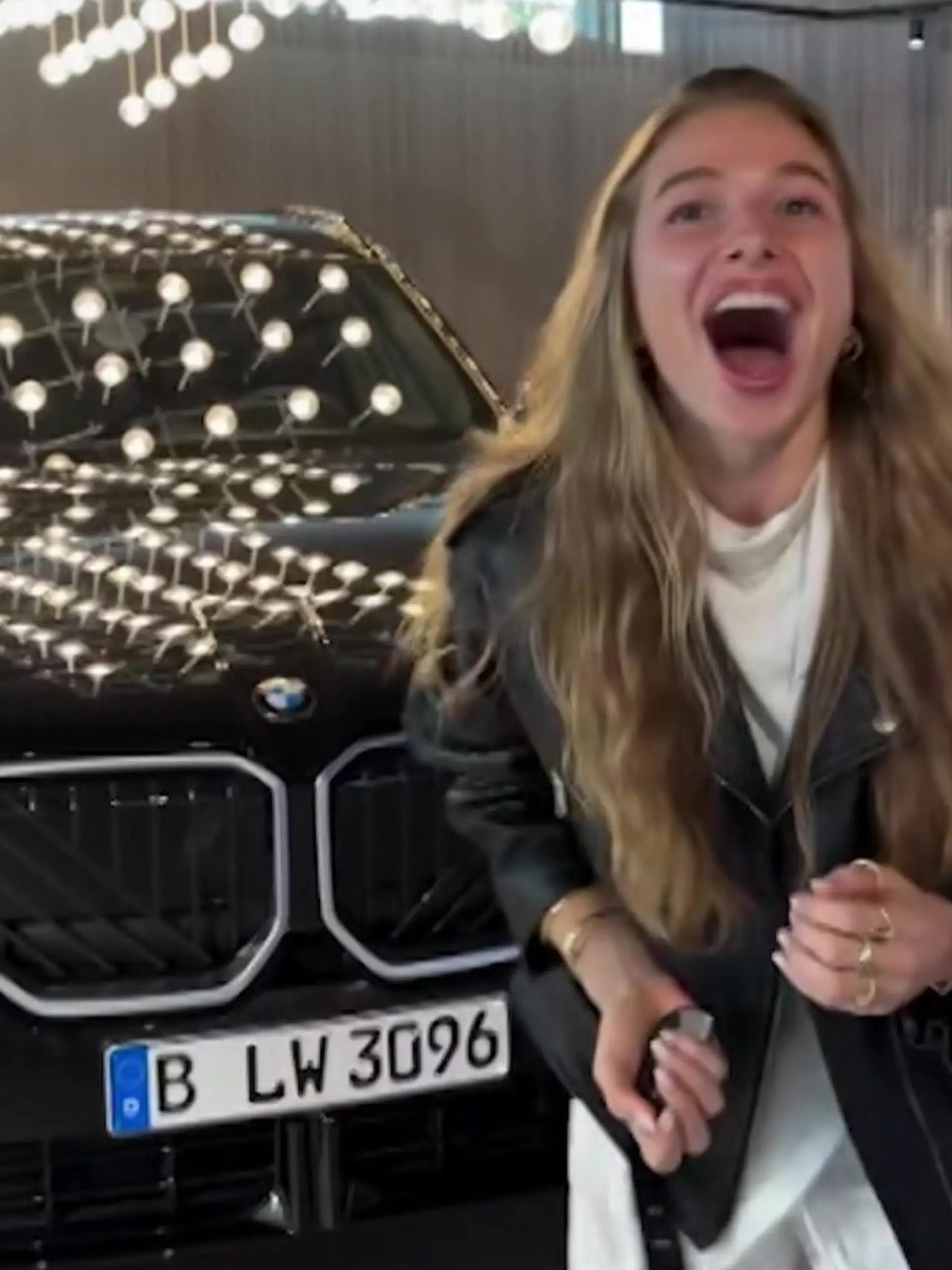 Bild zu: "„30 Jahre gewartet“ – Lola Weippert erfüllt sich DIESEN Traum!"