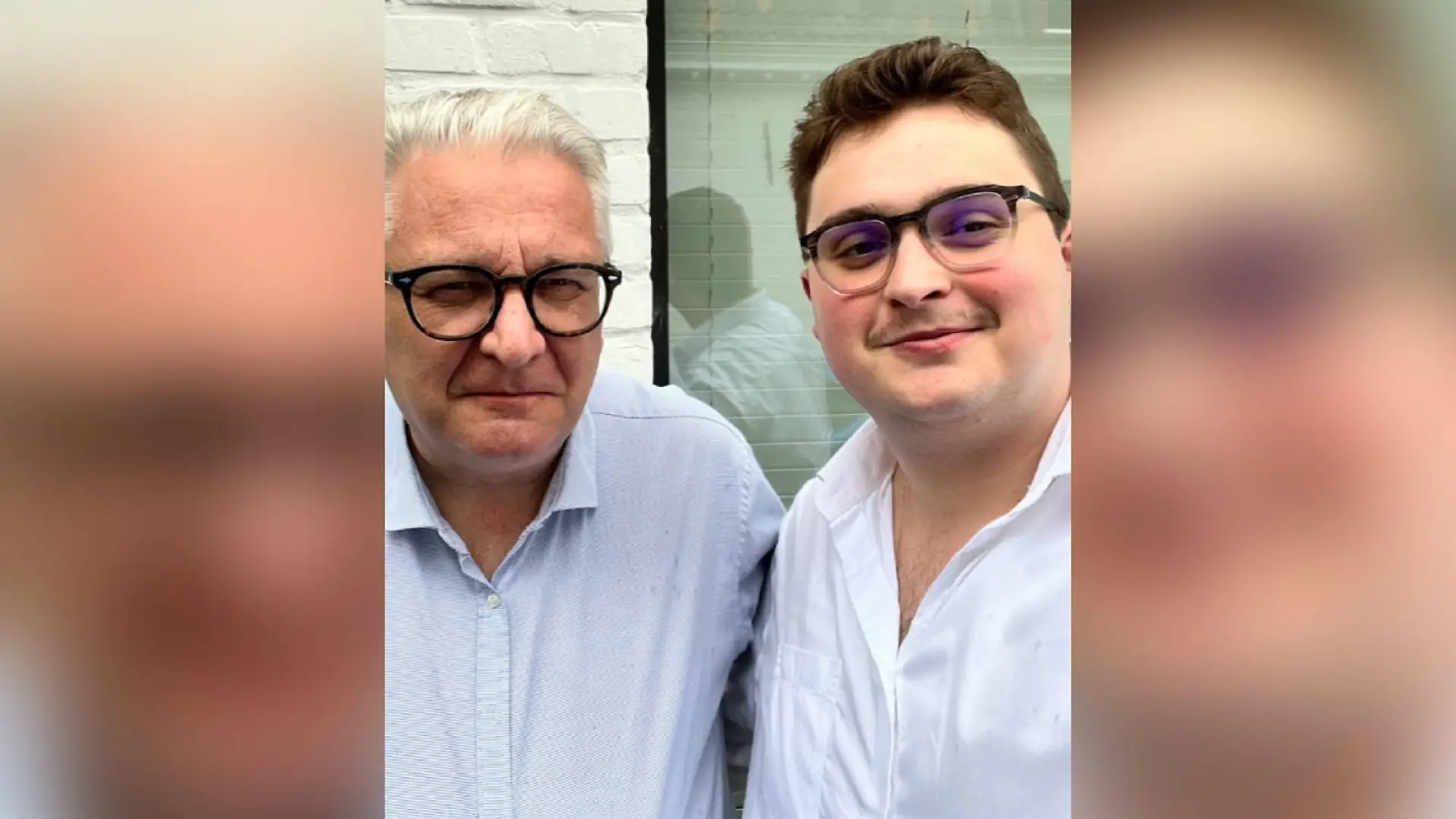 Clément (r.) ist plötzlich Prinz! Sein Vater Laurent ist Bruder des belgischen Königs.