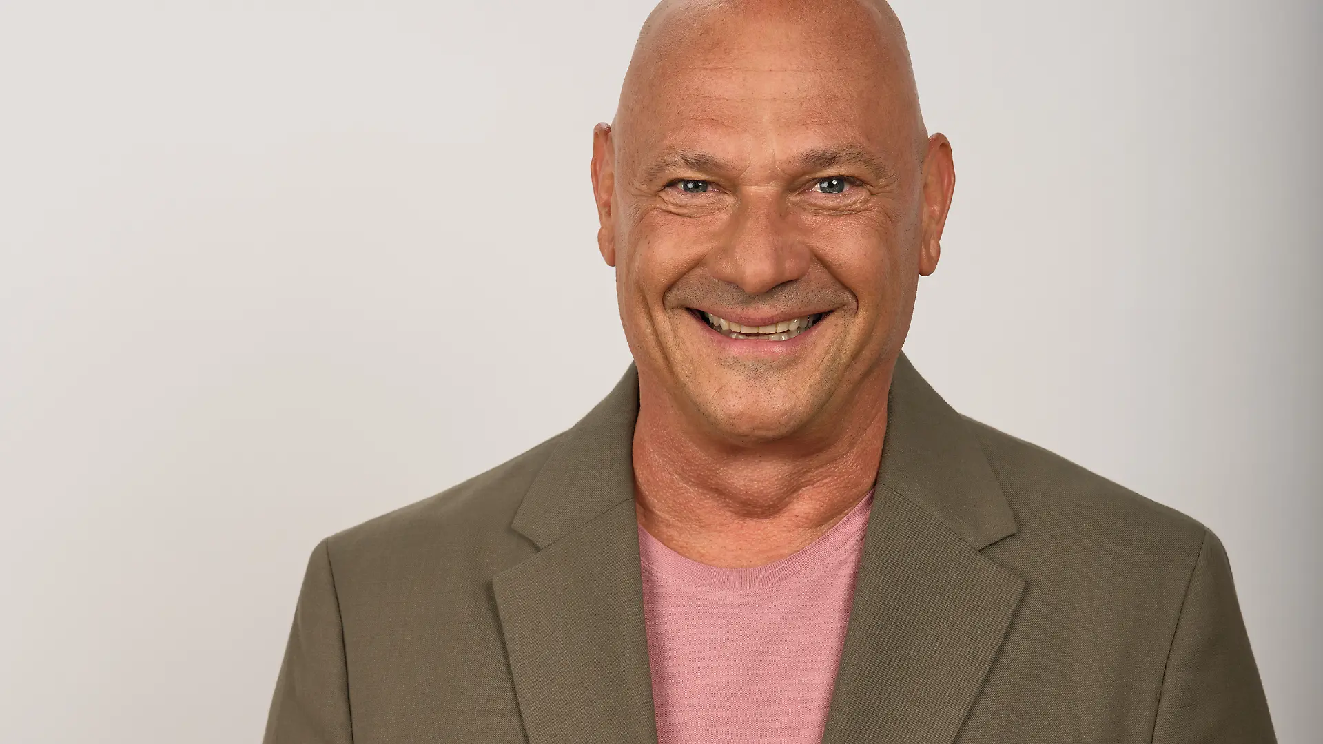 Guido Reinhardt ist Produzent bei der UFA Serial Drama und gleichzeitig auch der Erfinder von „Alles was zählt”. 