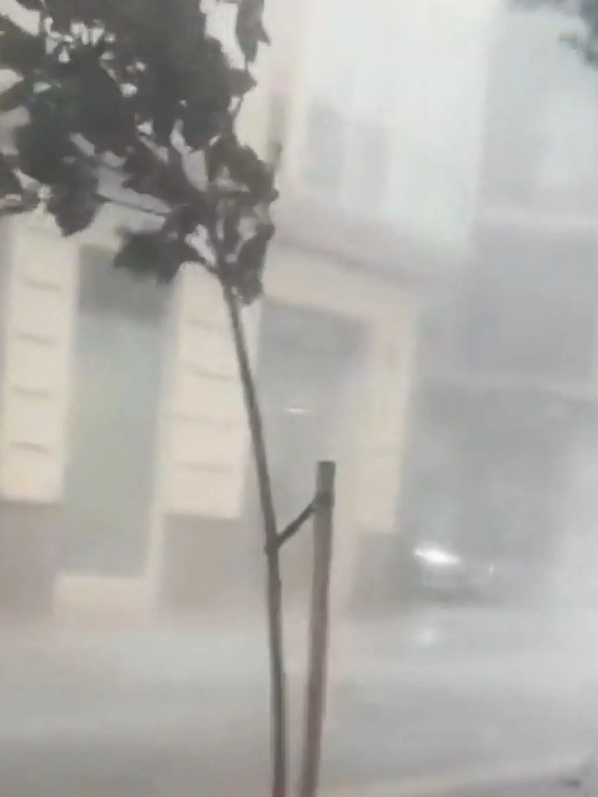 Bild zu: "Hagel, Starkregen, Orkanböen! Schwere Unwetter überrollen beliebte Urlaubsregionen"