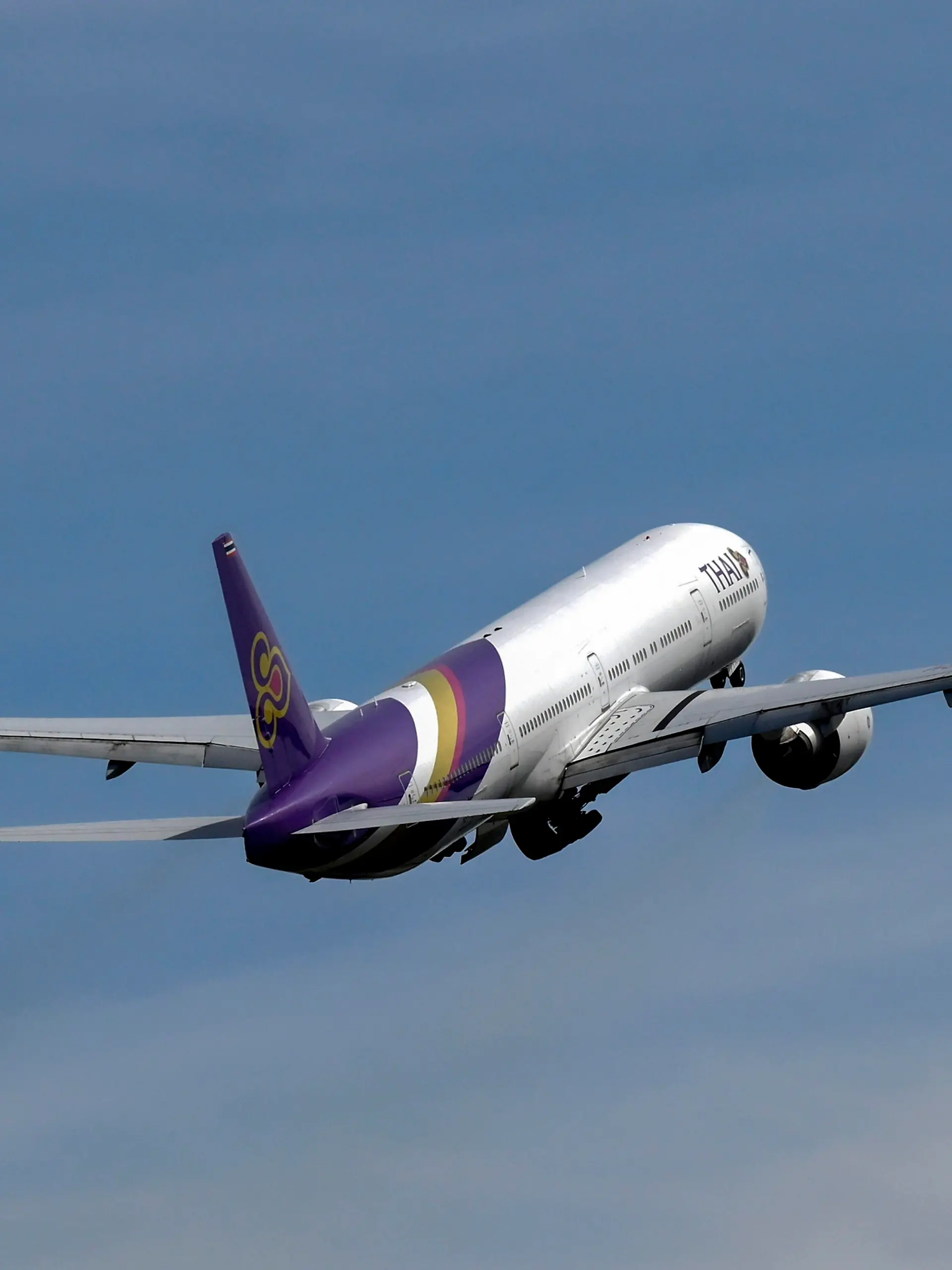 Diese Maschine der Thai Airways meldet das Notsignal 7700