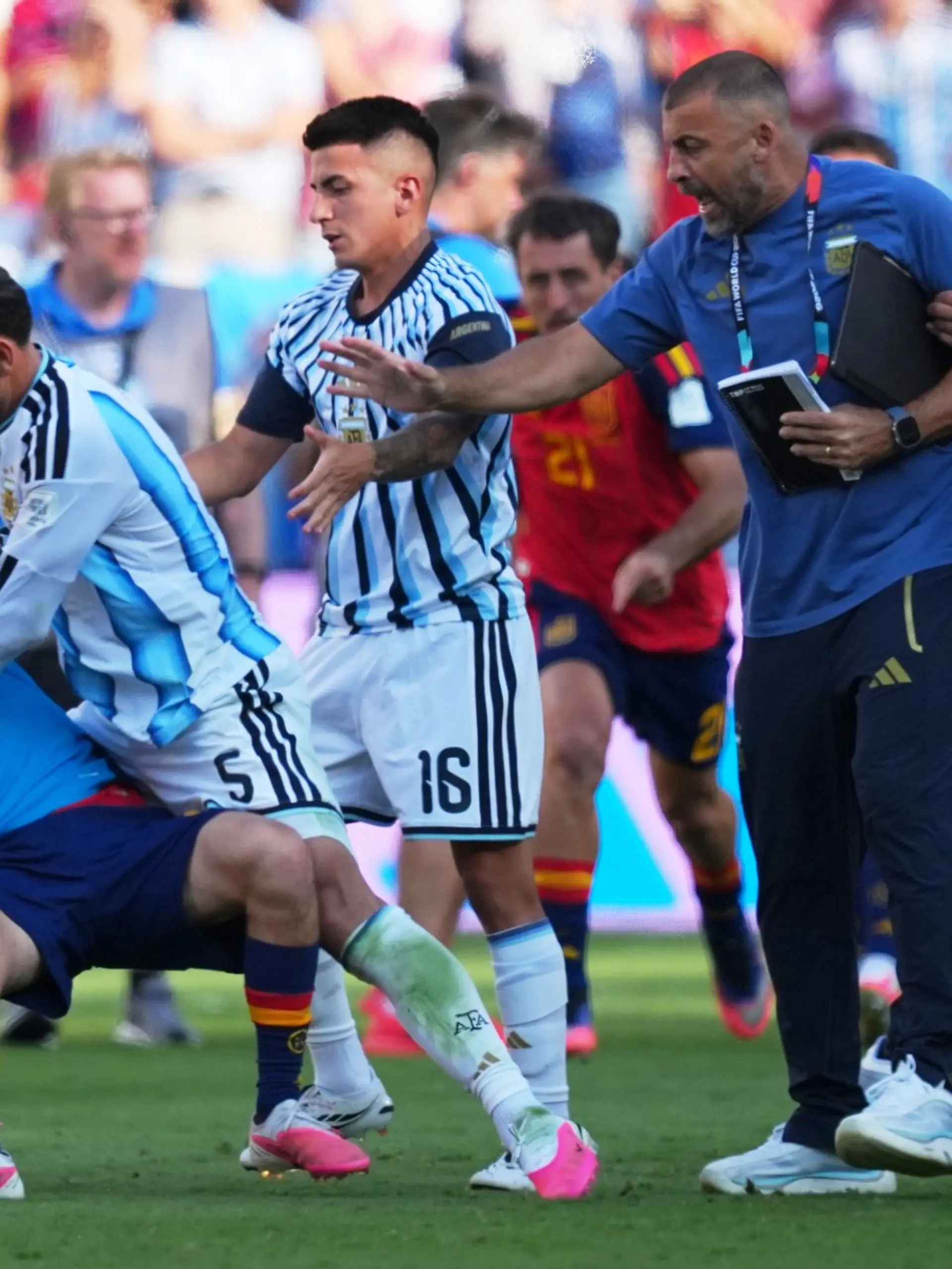 Bild zu: "Nach WM-Finale: Argentiniens Paredes zehn Spiele gesperrt"