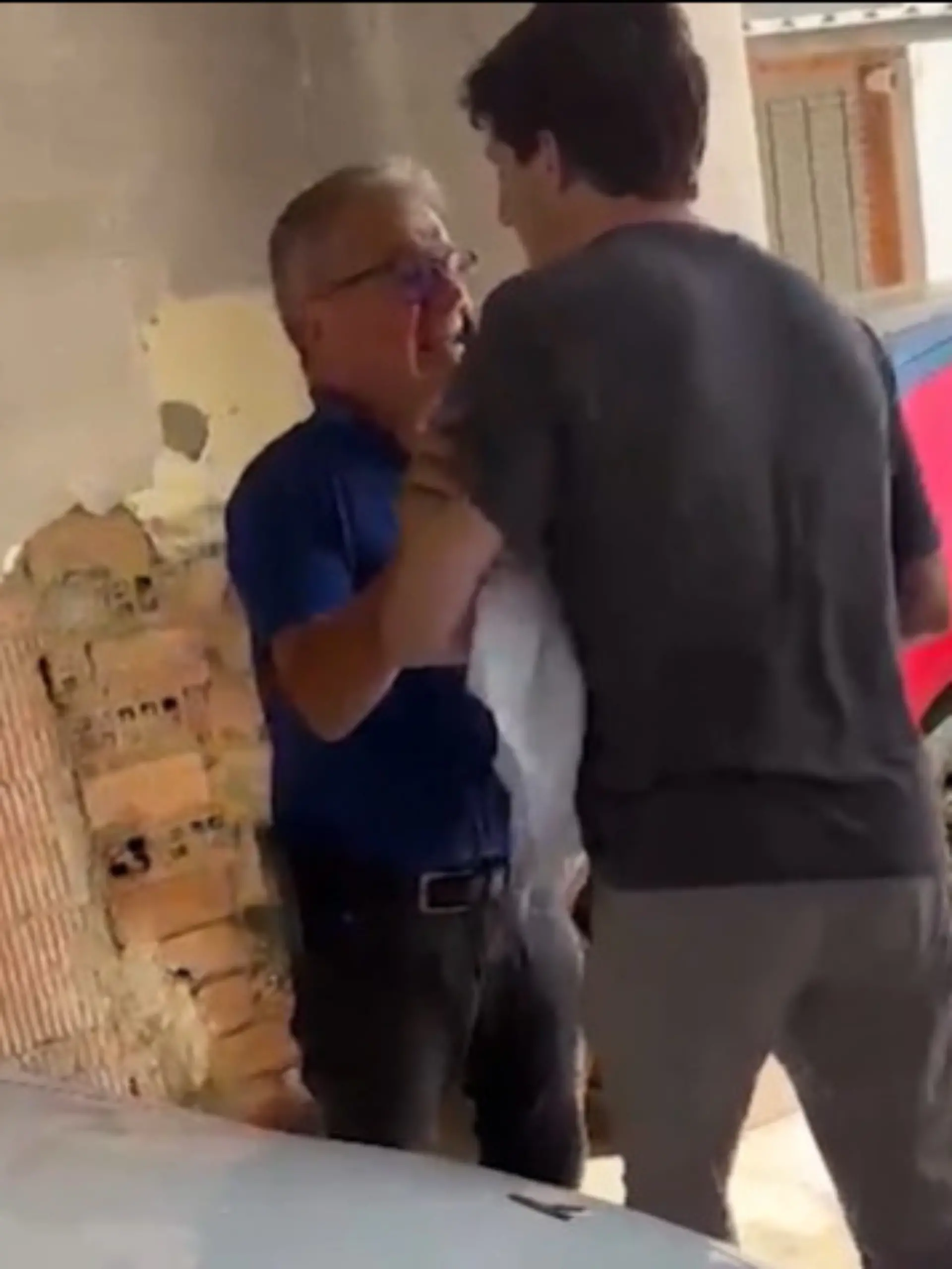 Bild zu: "Erbpachtstreit sorgt seit Jahren für Streit unter Nachbarn und für Einsätze der Polizei"