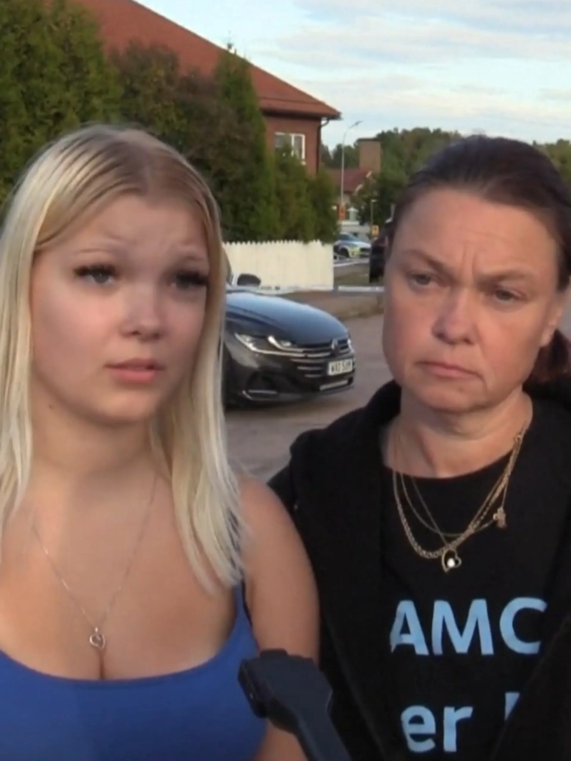 Bild zu: "Schwert-Angriff an Gymnasium! Schüler verbarrikadieren sich fünf Stunden lang"