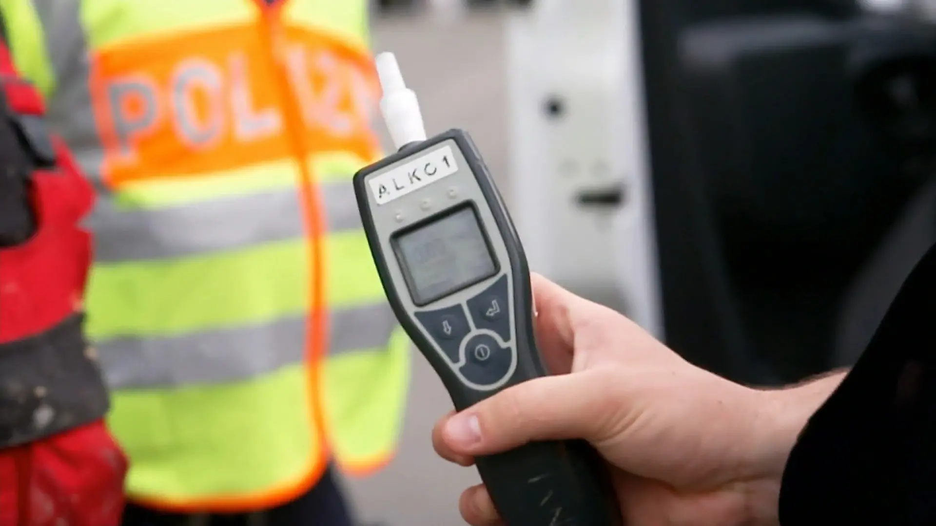 Mit Drogen am LKW-Steuer Wir begleiten die Polizei bei Kontrollen
