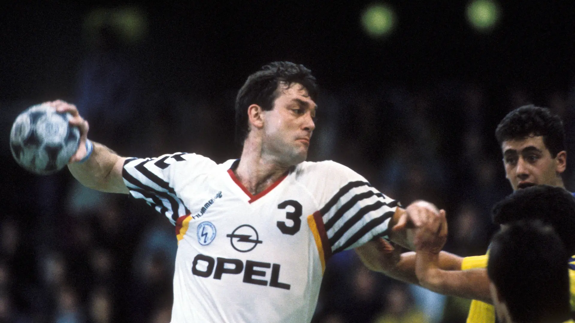 Bildnummer: 02492069  Datum: 16.11.1991  Copyright: imago/Sven Simon
Frank Michael Wahl (Deutschland) am Ball; Vdia, quer, close Nationalteam 1991, Nationaltrikot Handball Länderspiel Herren Mannschaft Einzelbild Aktion Personen