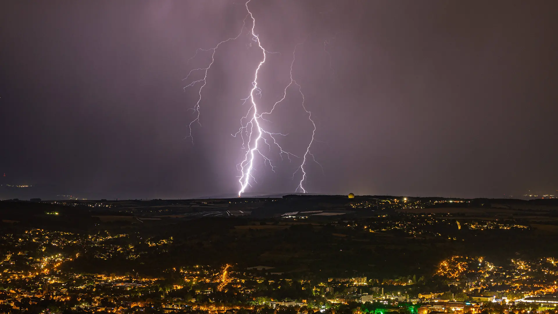 In NRW kann es am Donnerstag (27. August) wieder heftig krachen.