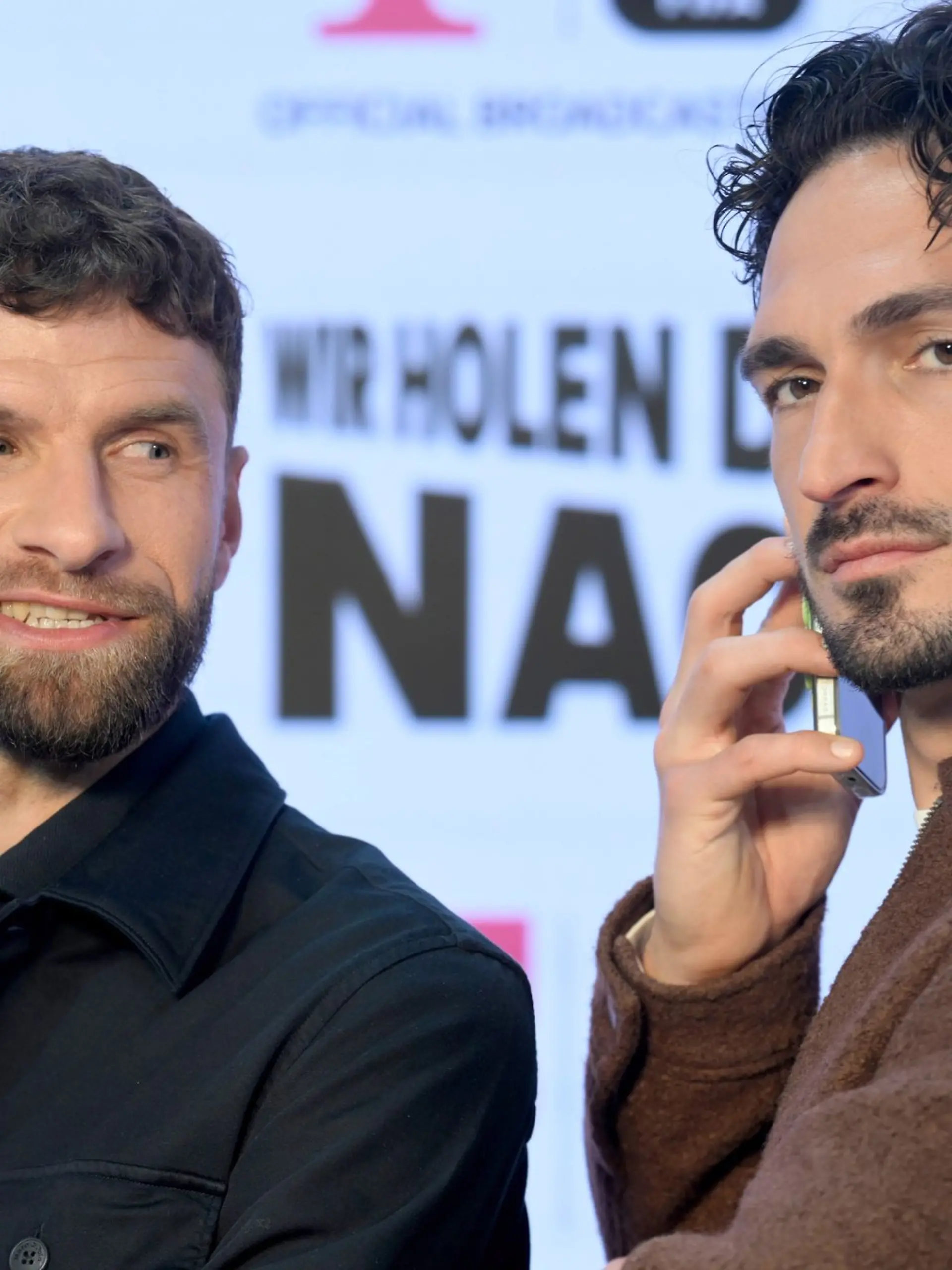 Bild zu: "Müller und Hummels steigen bei Erstligaclub in Portugal ein"