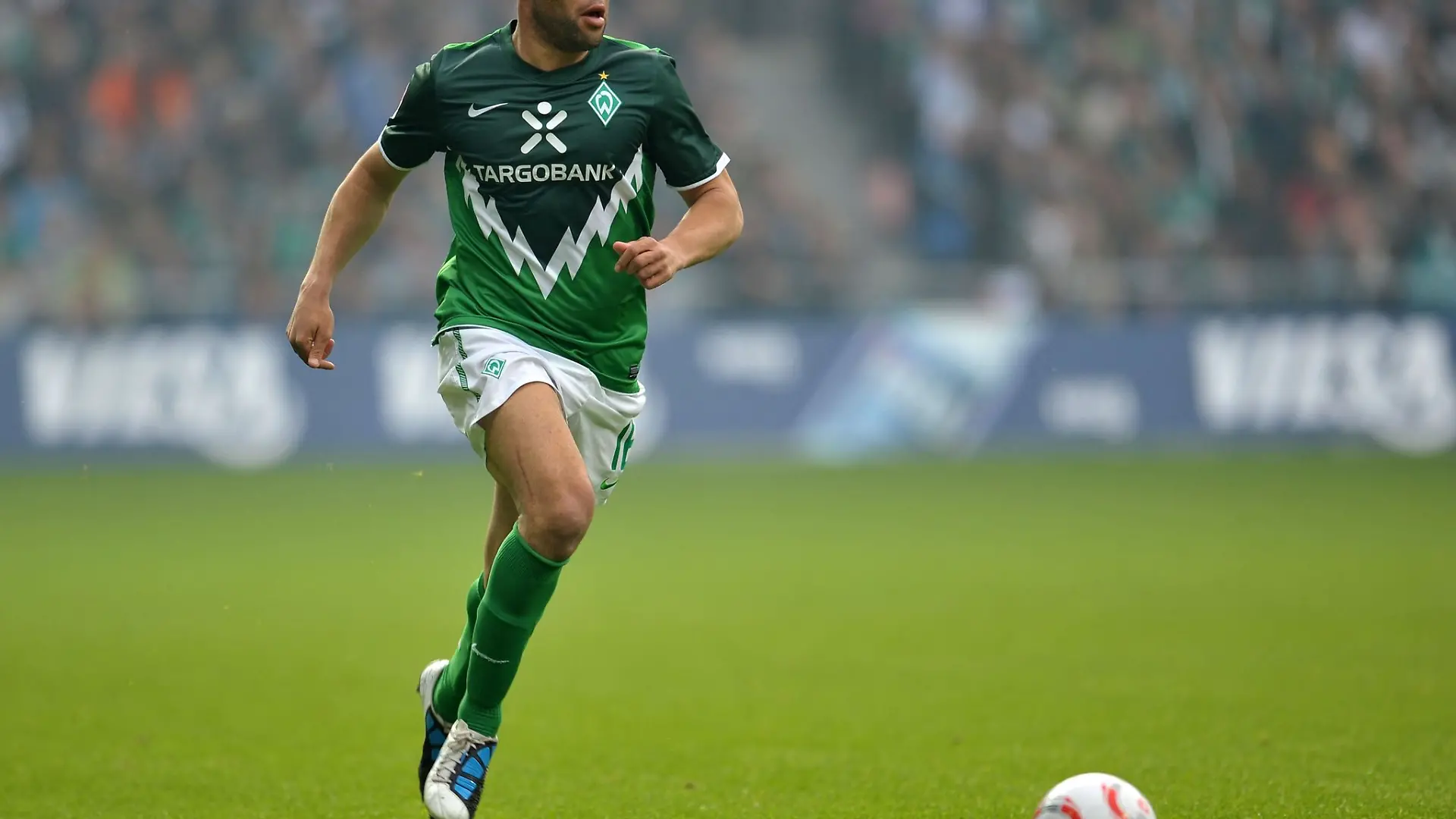 Mikael Silvestre und andere Ex-Fußballstars fordern das Aus für Infantino. (Archivbild)