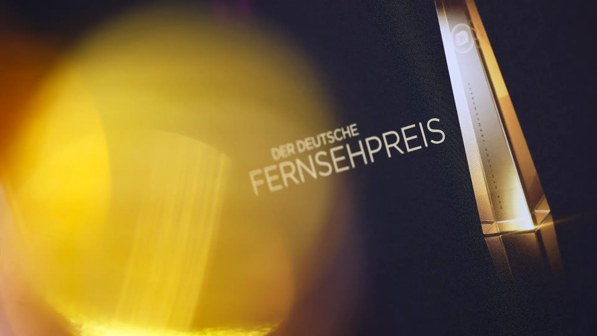 Das Logo des Deutscher Fernsehpreis 2025 zu sehen beim Deutschen Fernsehpreis 2025 in den MMC-Studios in Ossendorf. (Themenbild, Symbolbild) Köln, 10.09.2025