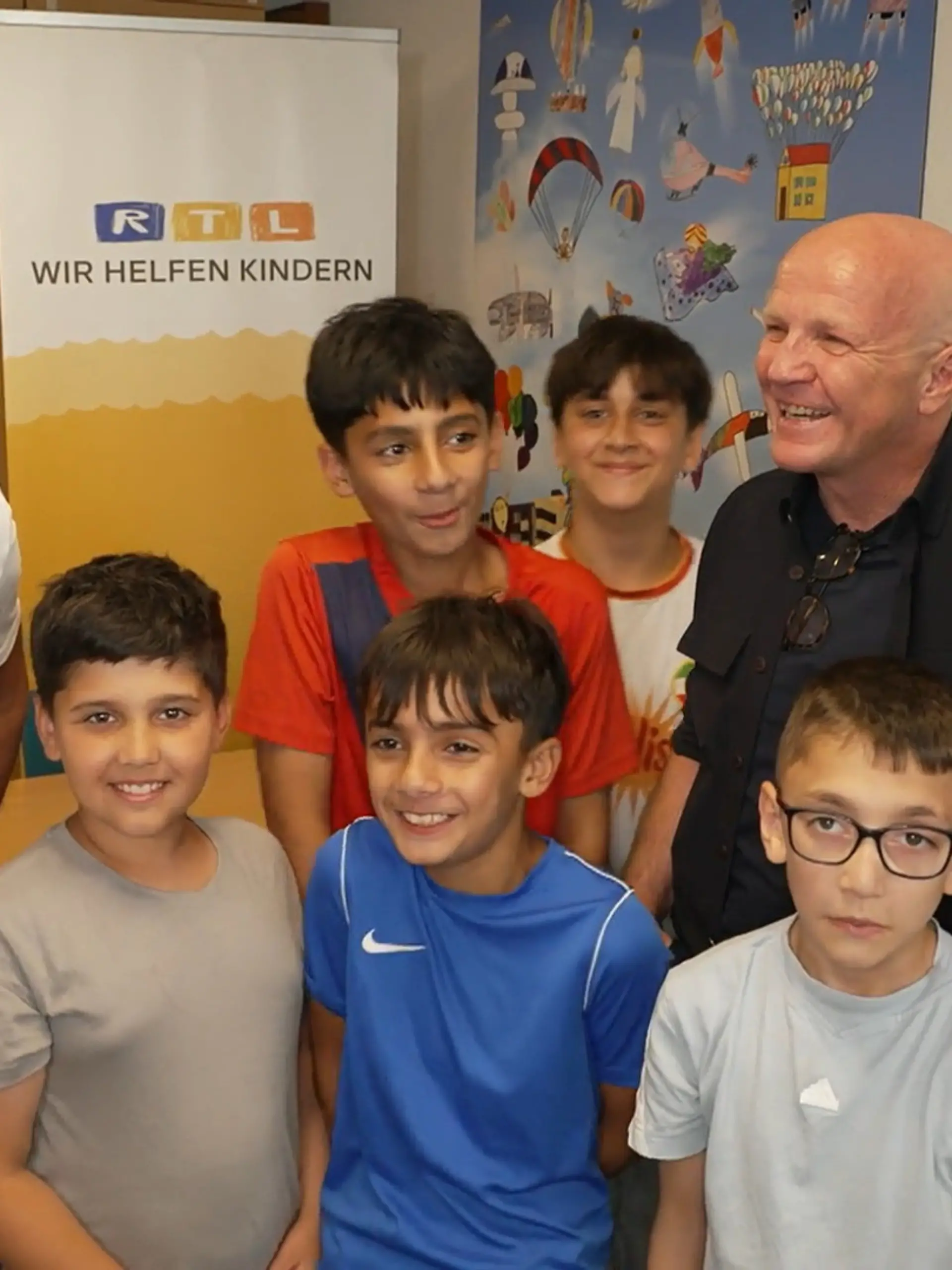 Bild zu: "BRINGS sammelt Spenden für das RTL-Kinderhaus am Kölnberg"