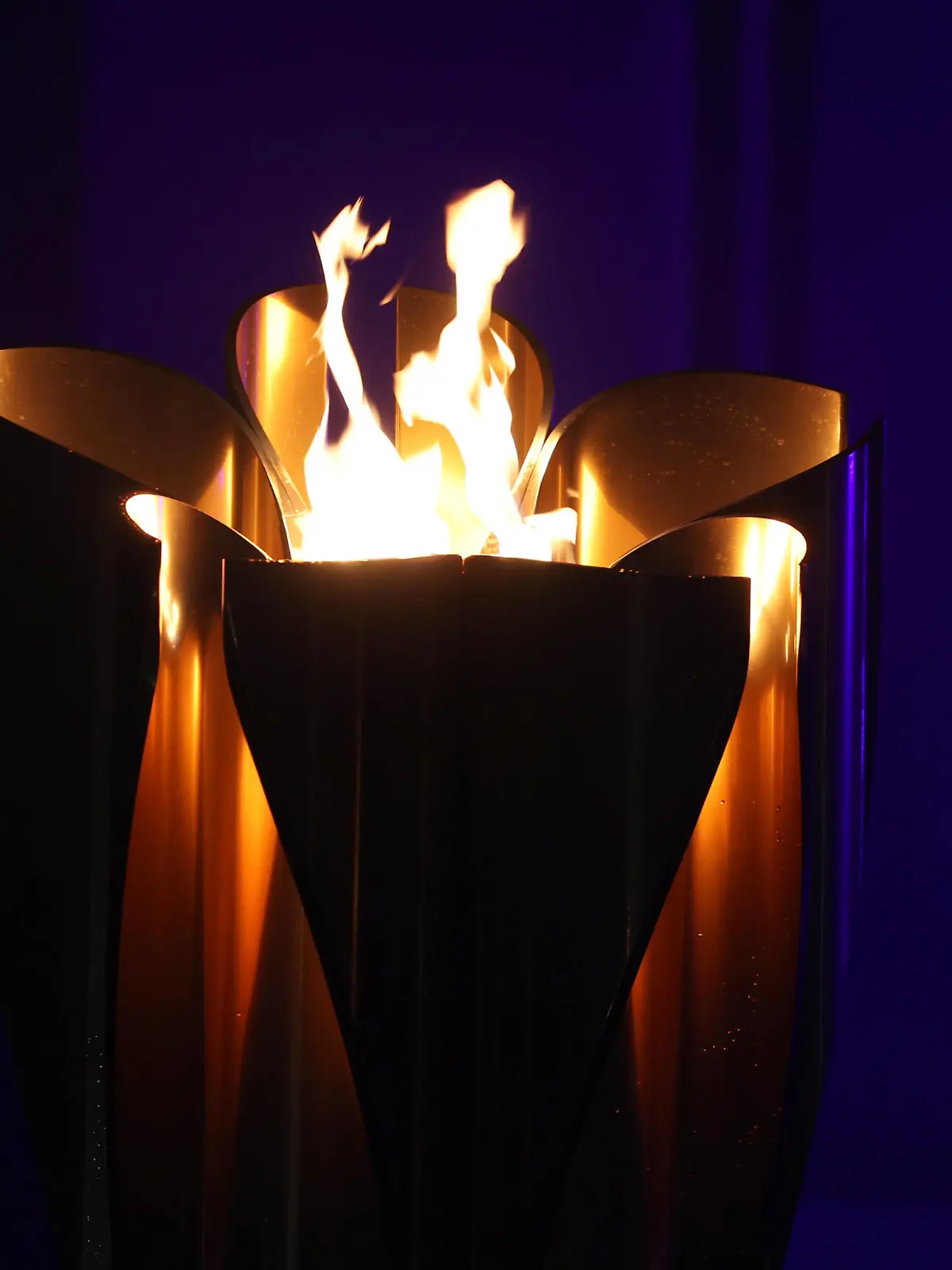  June 30, 2021, Yokohama, Japan - Olympic flame is displayed on a cauldron at a Tokyo 2020 Olympics torch relay event in Yokohama, suburban Tokyo on Wednesday, June 30, 2021. 00 xWorldwide PUBLICATIONxNOTxINxJPN 0123640234st