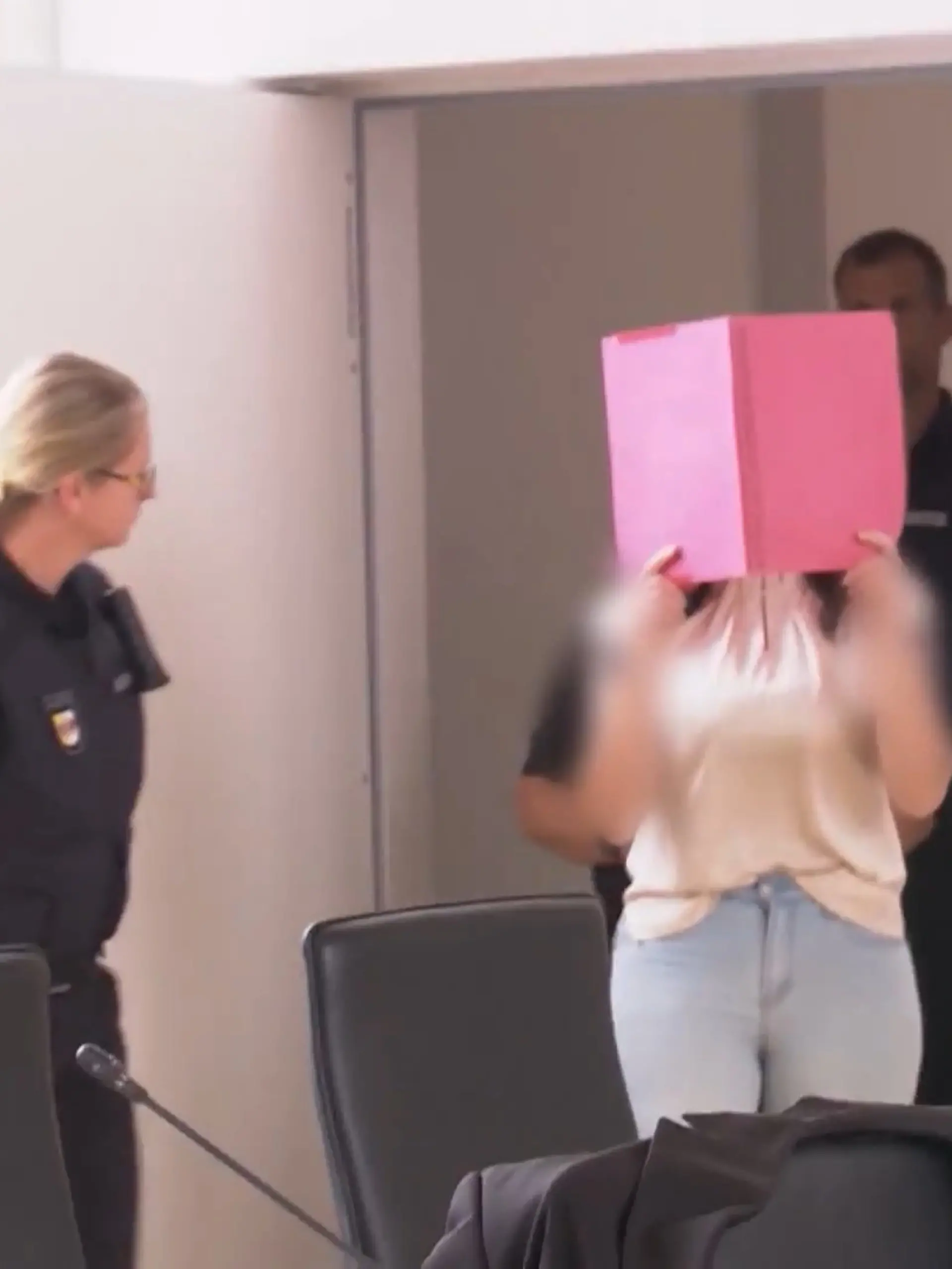 Bild zu: "Tatverdächtige Gina H.: Video der Vernehmung wird gezeigt"