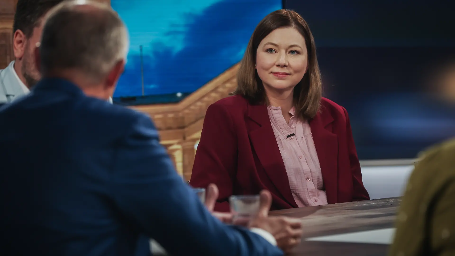 Dr. Bea Merscher greift den Bundeskanzler bei RTL scharf an