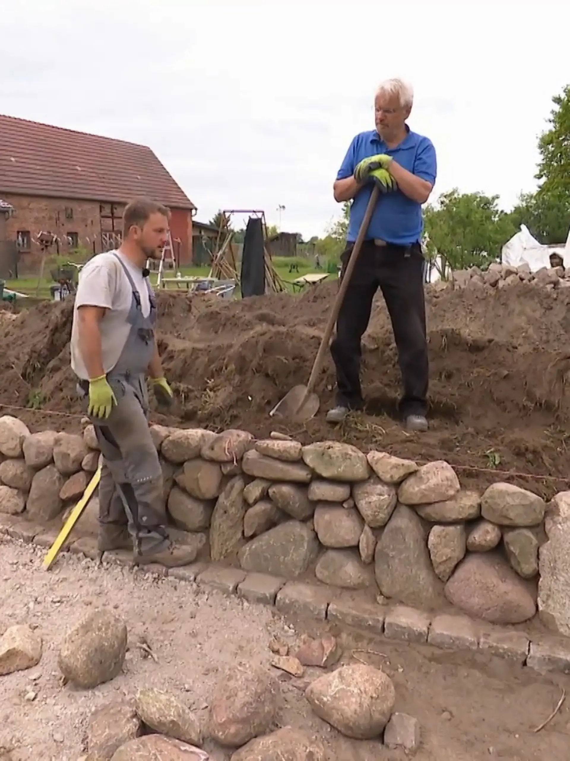 Bild zu: "Steinbruch wird Garten"