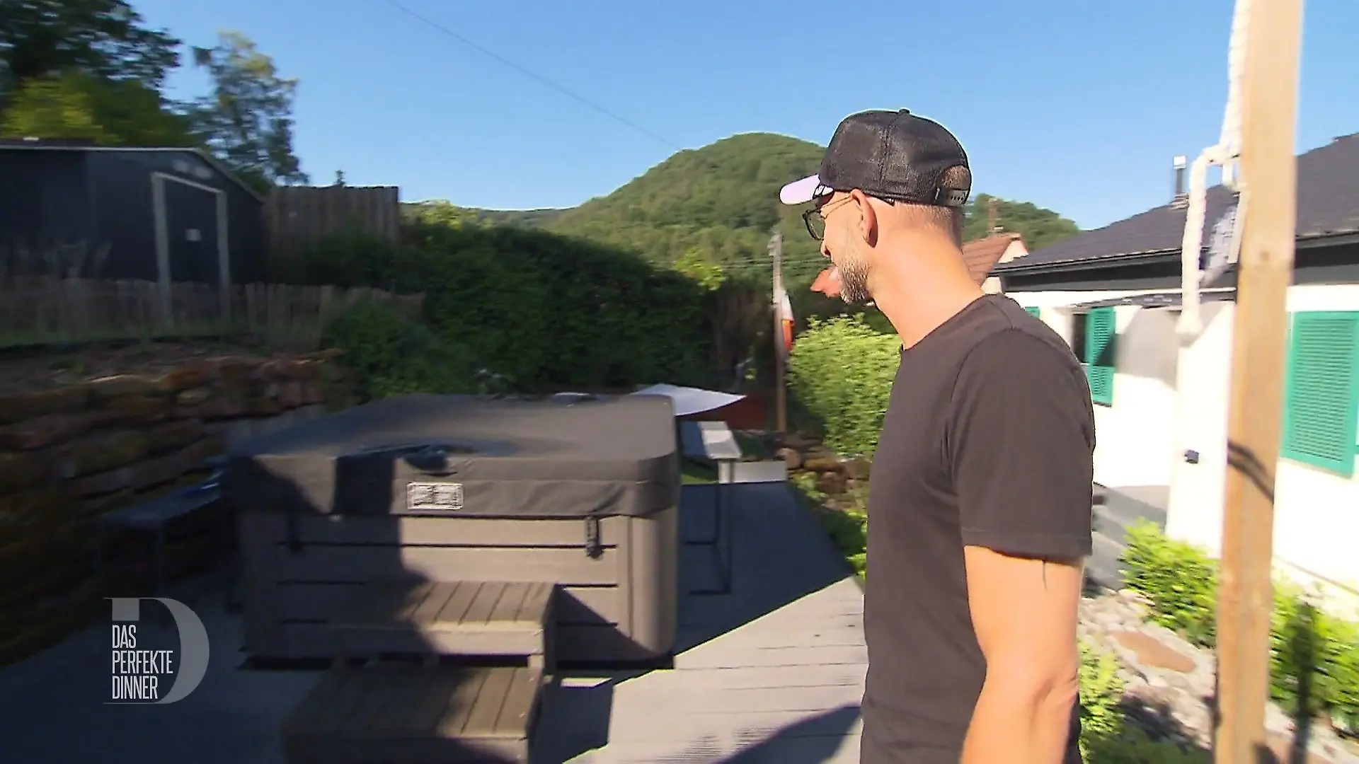 Nicht schwer zu erraten, wo sich Tobias nach seinem Dinner-Abend entspannen wird