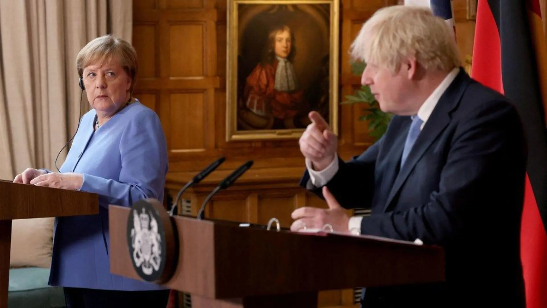 Boris Johnson zieht Angela Merkel mit deutschem EM-Aus auf