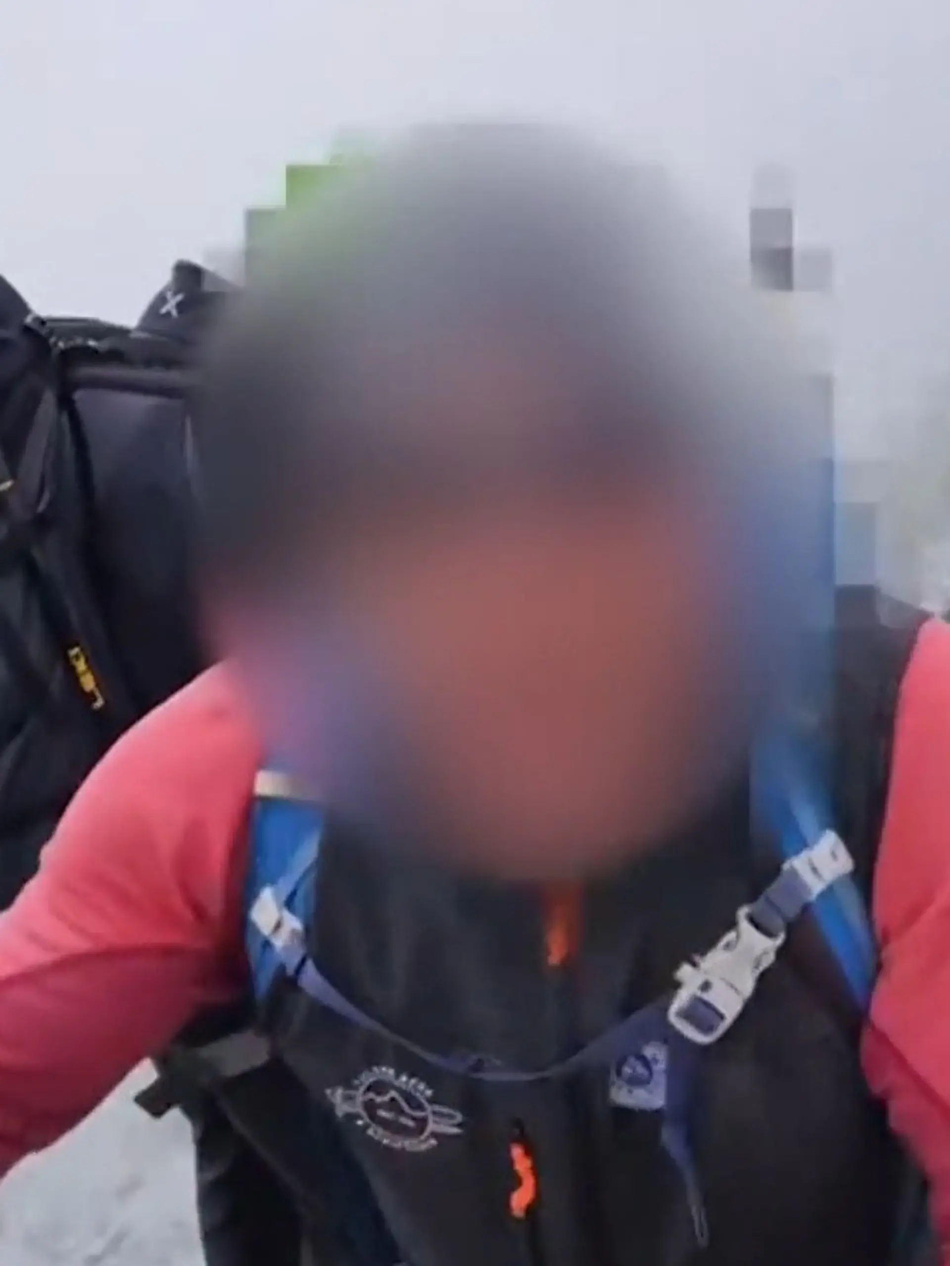 Bild zu: "Auf schmalem Grat! Bergführer attackiert Wanderer in gefährlicher Höhe"
