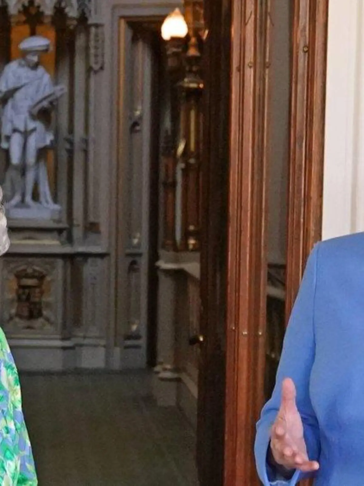 Angela Merkel freudestrahlend zu Besuch bei der Queen