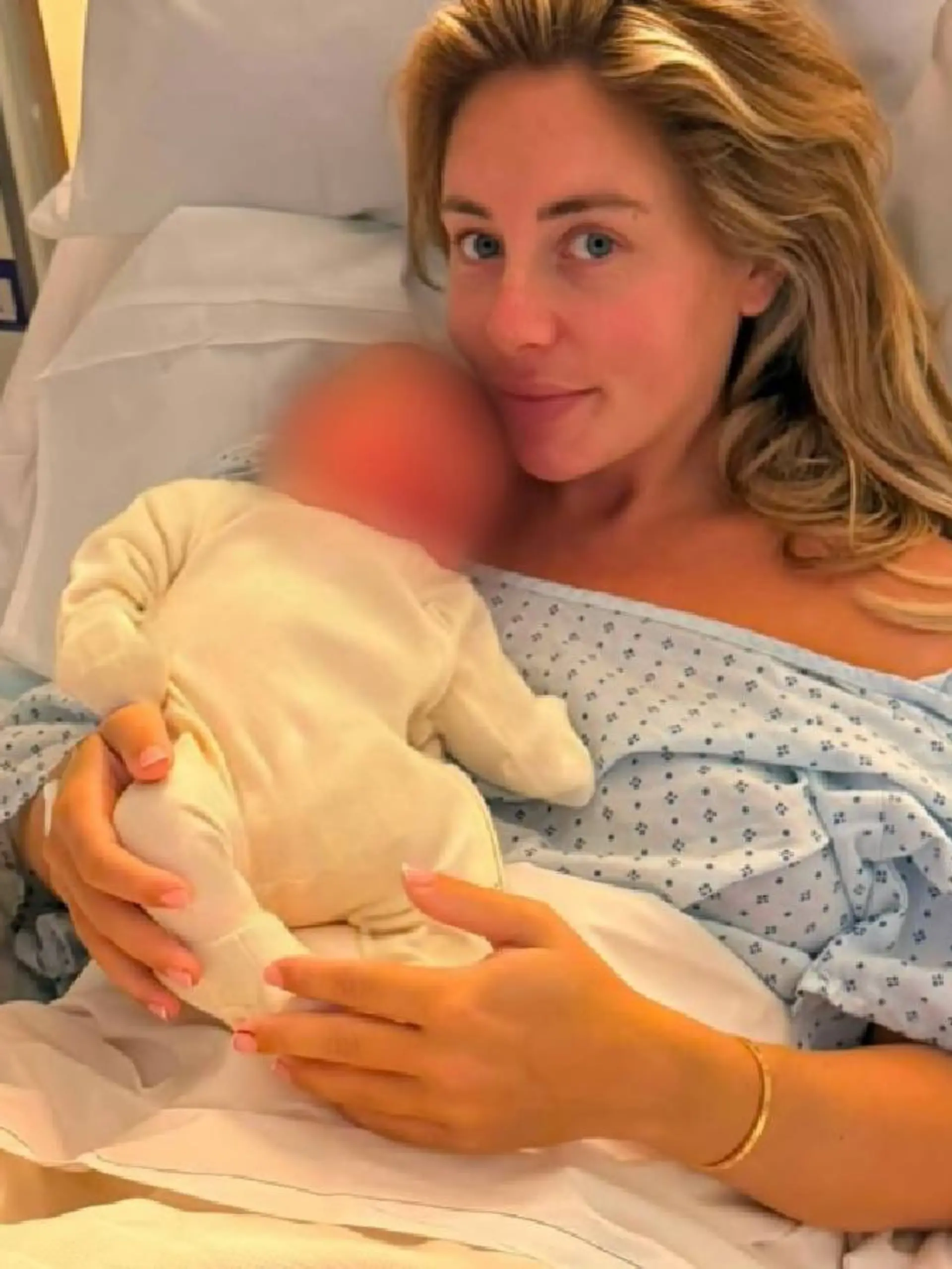 Bonnie Blue gewährt Einblicke aus dem Krankenhaus. 