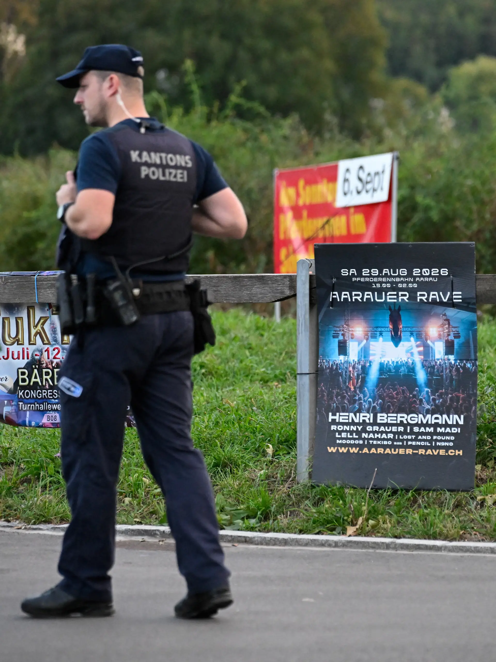 Die Kantonspolizei Aargau ermittelt nach den tödlichen Schüssen – auch die deutsche Polizei beteiligt sich an der Fahndung.