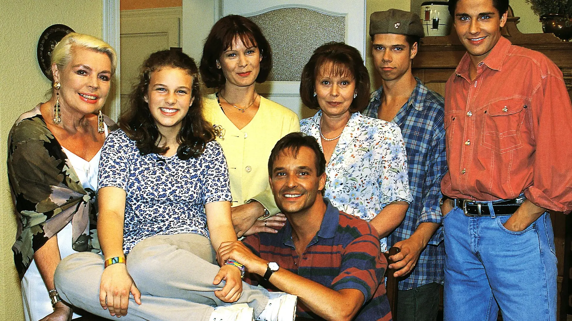 v.l. Margot (Christiane Maybach), Anna (Janis Rattenni), Irene (Petra Blossey), Wolfgang (Holger Franke), Sophie (Karin Schröder), Till (Stephen Dürr) und Chris (Oliver Bootz).