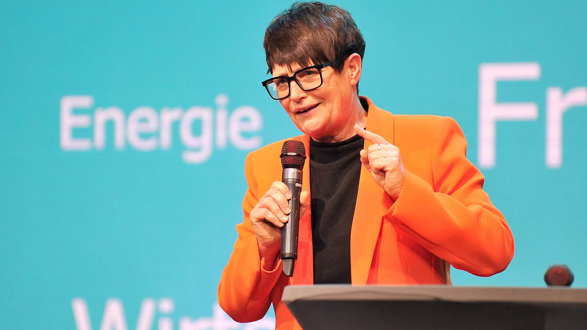 Europa-Veranstaltung der CDU Baden-Württemberg. Christine Schneider CDU/CSU-Gruppe in der EVP-Fraktion im Europäischen Parlament anläßlich der Europa-Veranstaltung der CDU Baden-Württemberg am 24.04.2024 in ICF Eventhall Karlsruhe. 20240424MWI128752 *** Europe event of the CDU Baden Württemberg Christine Schneider CDU CSU Group in the EPP Group in the European Parliament on the occasion of the Europe event of the CDU Baden Württemberg on 24 04 2024 in ICF Eventhall Karlsruhe 20240424MWI128752