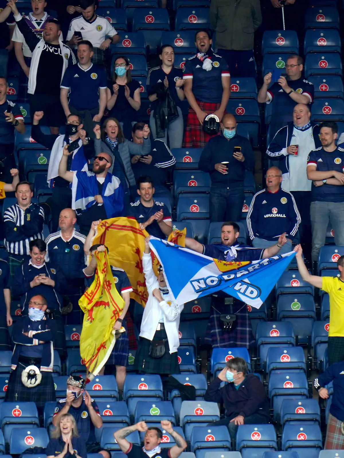 Croatia v Scotland - UEFA EURO, EM, Europameisterschaft,Fussball 2020 - Group D - Hampden Park Scotland fans in the stands before the UEFA Euro 2020 Group D match at Hampden Park, Glasgow. Picture date: Tuesday June 22, 2021. Use subject to restrictions. Editorial use only, no commercial use without prior consent from rights holder. PUBLICATIONxINxGERxSUIxAUTxONLY Copyright: xJanexBarlowx 60514744 