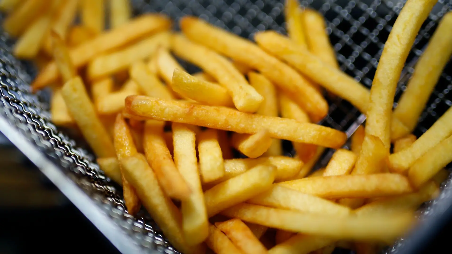 Bild zu: "Achtung, Kunststoff-Gefahr! Discounter ruft Pommes zurück "