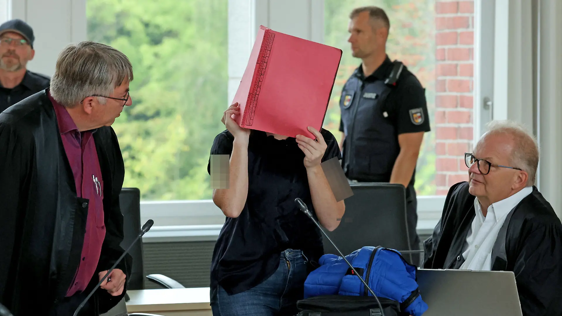 Gina H. beteuert gegenüber ihrer Gefängnispsychologin immer wieder ihre Unschuld.