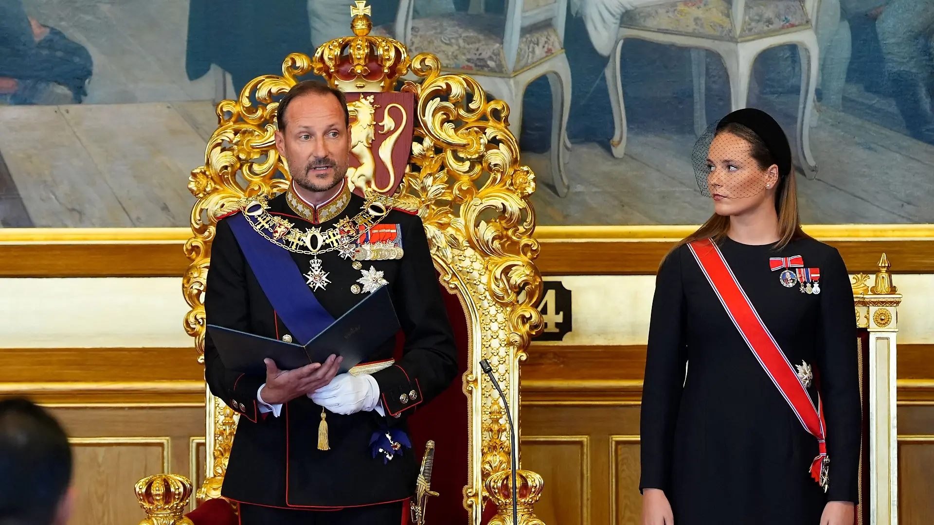 Historischer Moment! Hier legt König Haakon von Norwegen seinen Eid ab Rede an Parlament und Volk