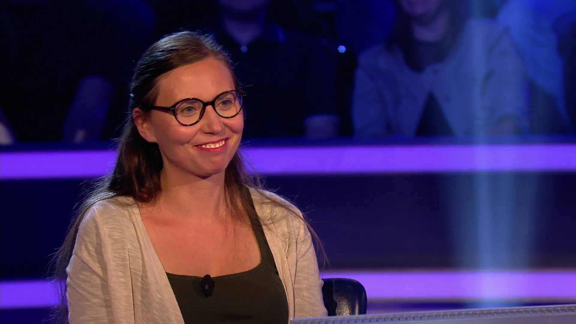 „Wer wird Millionär”-Kandidatin Viviane Clarin hat ein außergewöhnliches Hobby: Lachyoga.
