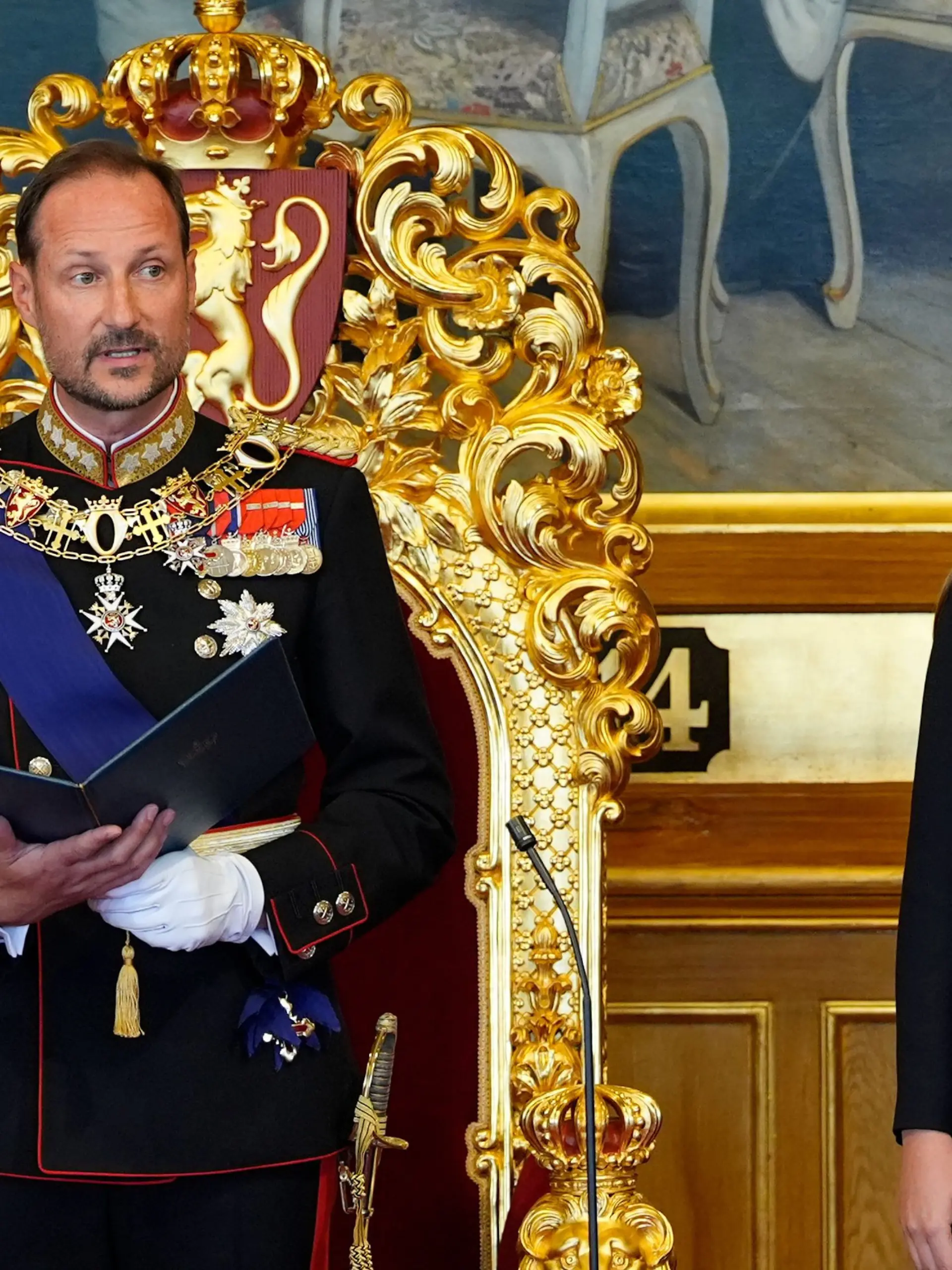 Bild zu: "Haakon legt seinen Eid ab – doch ausgerechnet Mette-Marit fehlt"