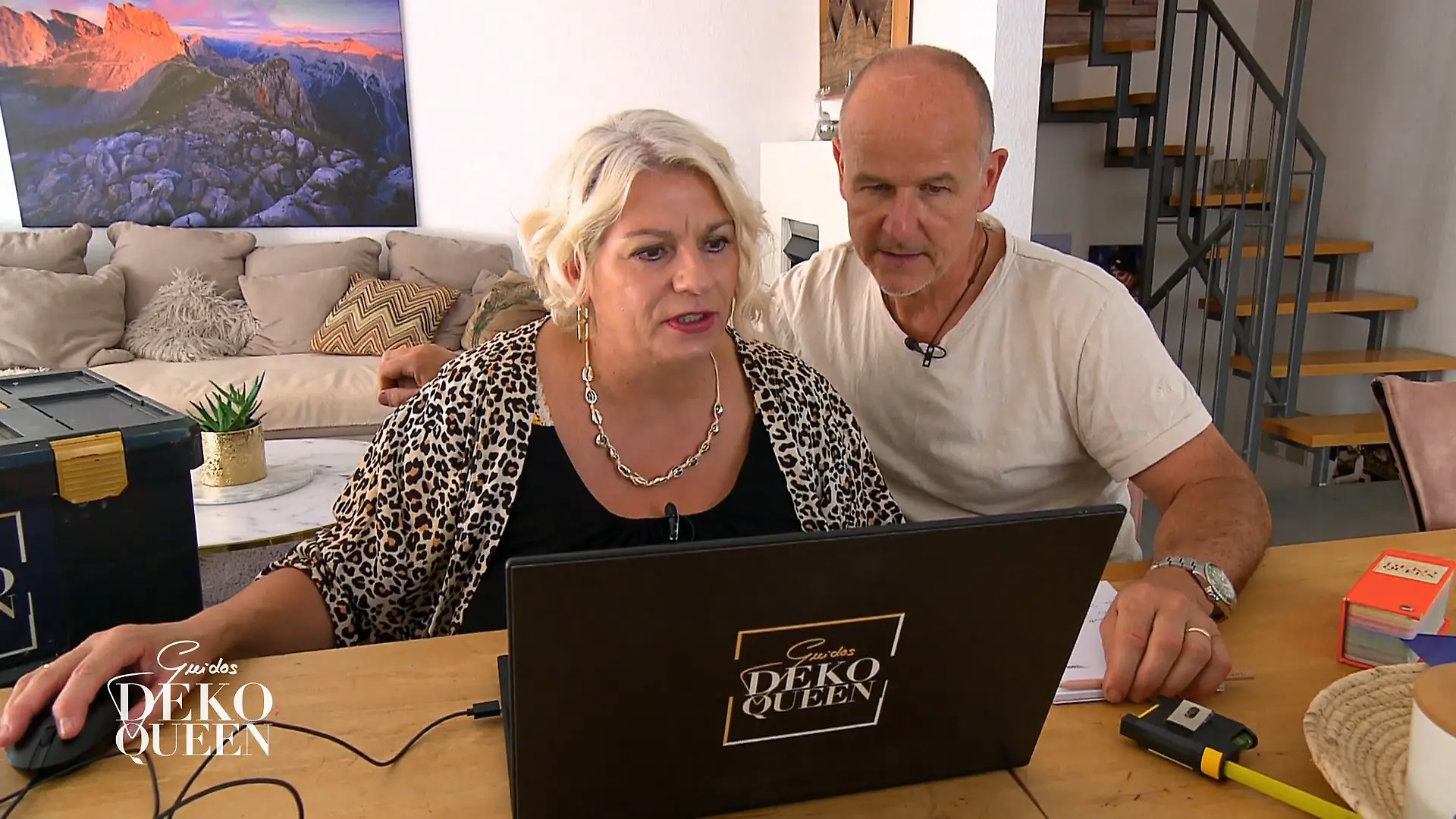 Claudia und Ralf müssen ihr Wohnzimmer neu denken Shopping mit Hindernissen