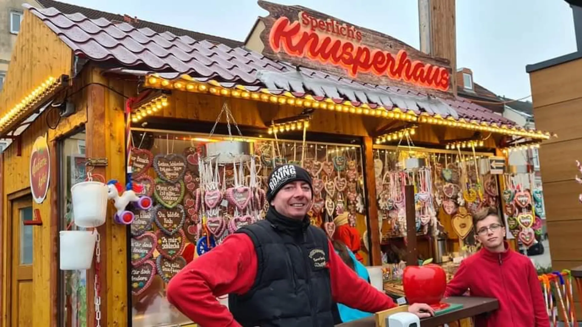 Marcus Sperlich betreibt neben seiner „Fisch-Insel“ auch Stände auf Weihnachtsmärkten.