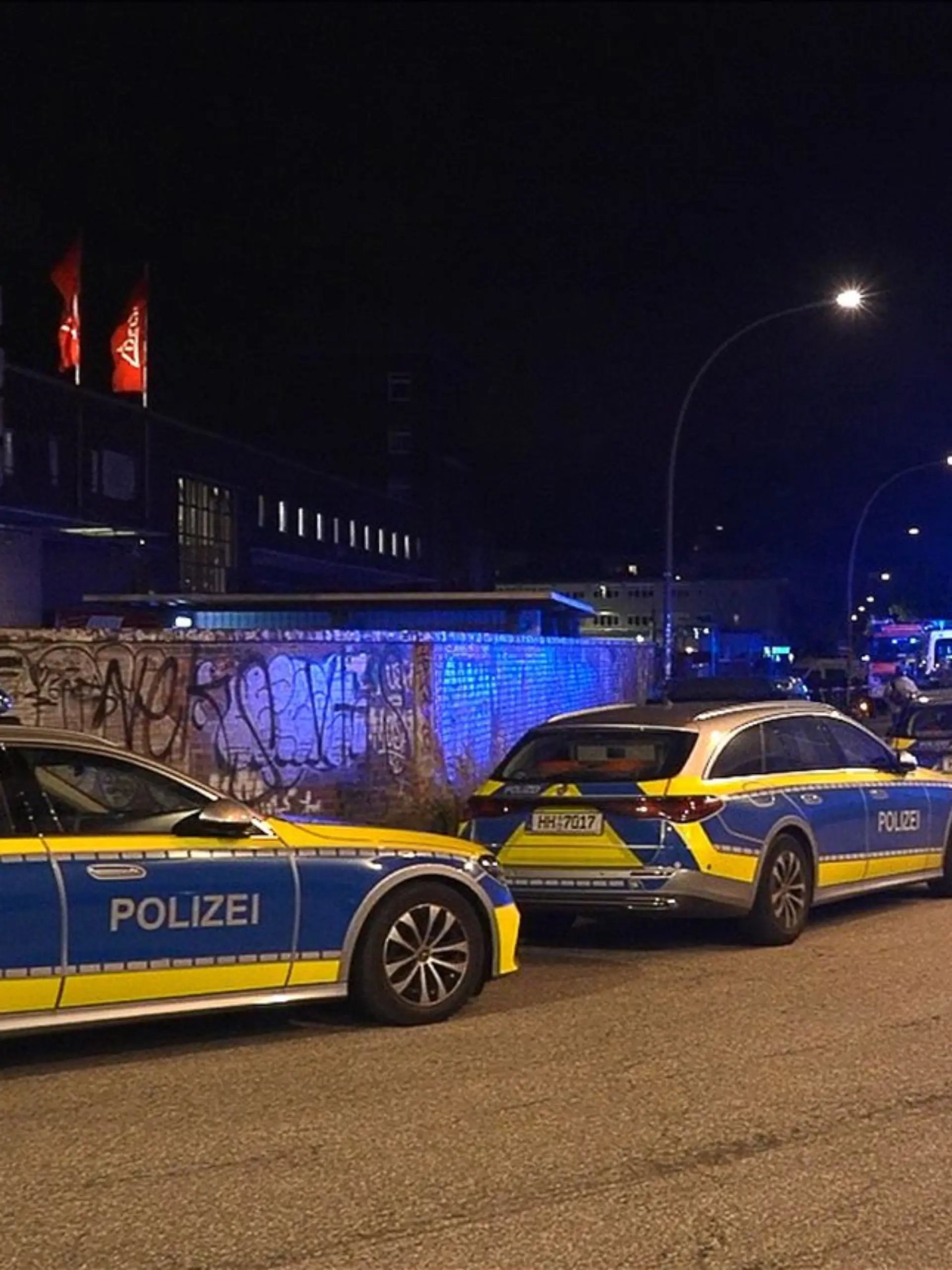 Polizeieinsatz auf Fabrikgelände in Hamburg