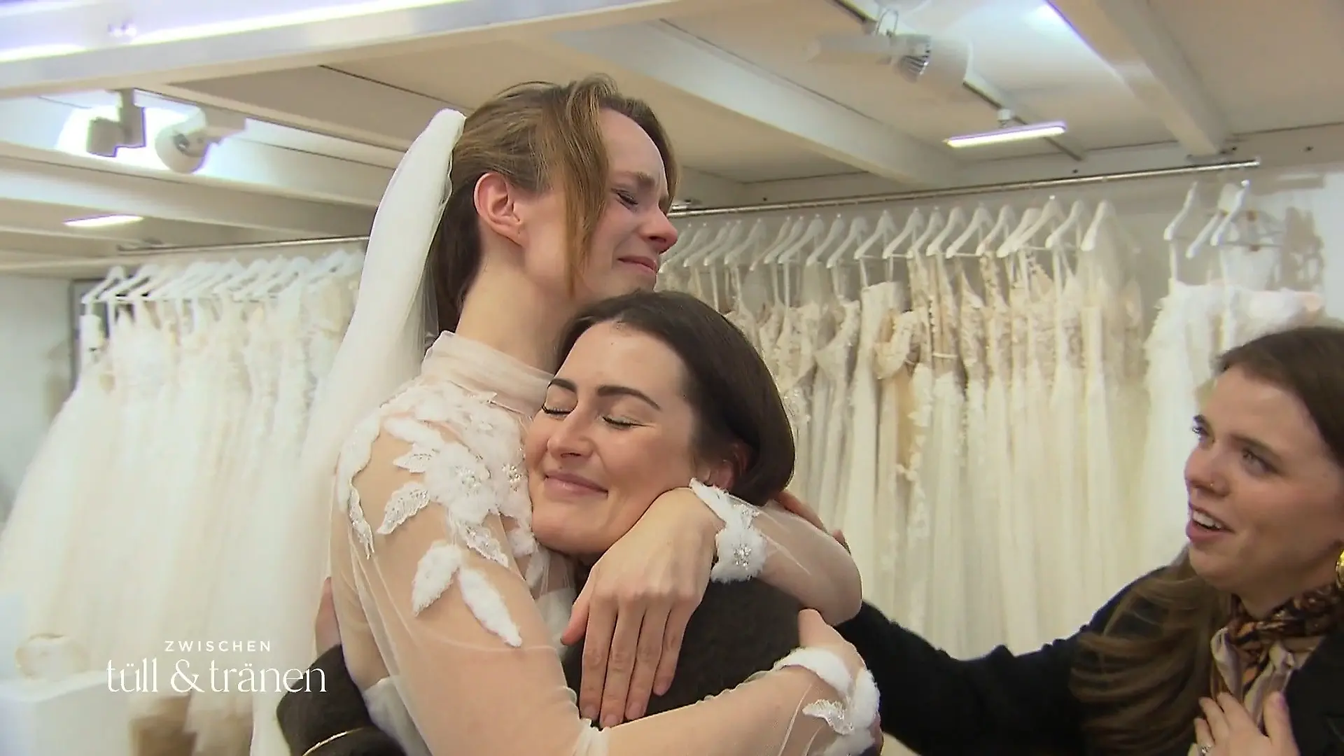 Beim Favoritenkleid brechen die Dämme Die Tränen fließen