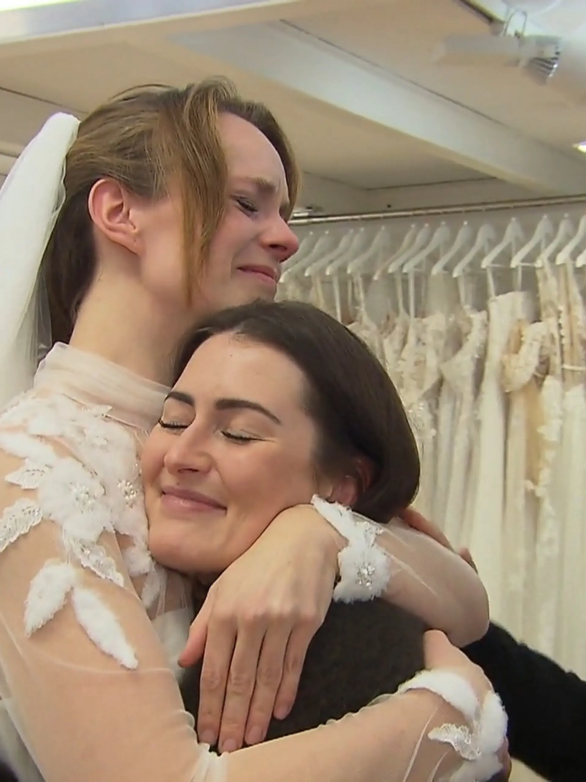 Bild zu: "Beim Favoritenkleid brechen die Dämme"
