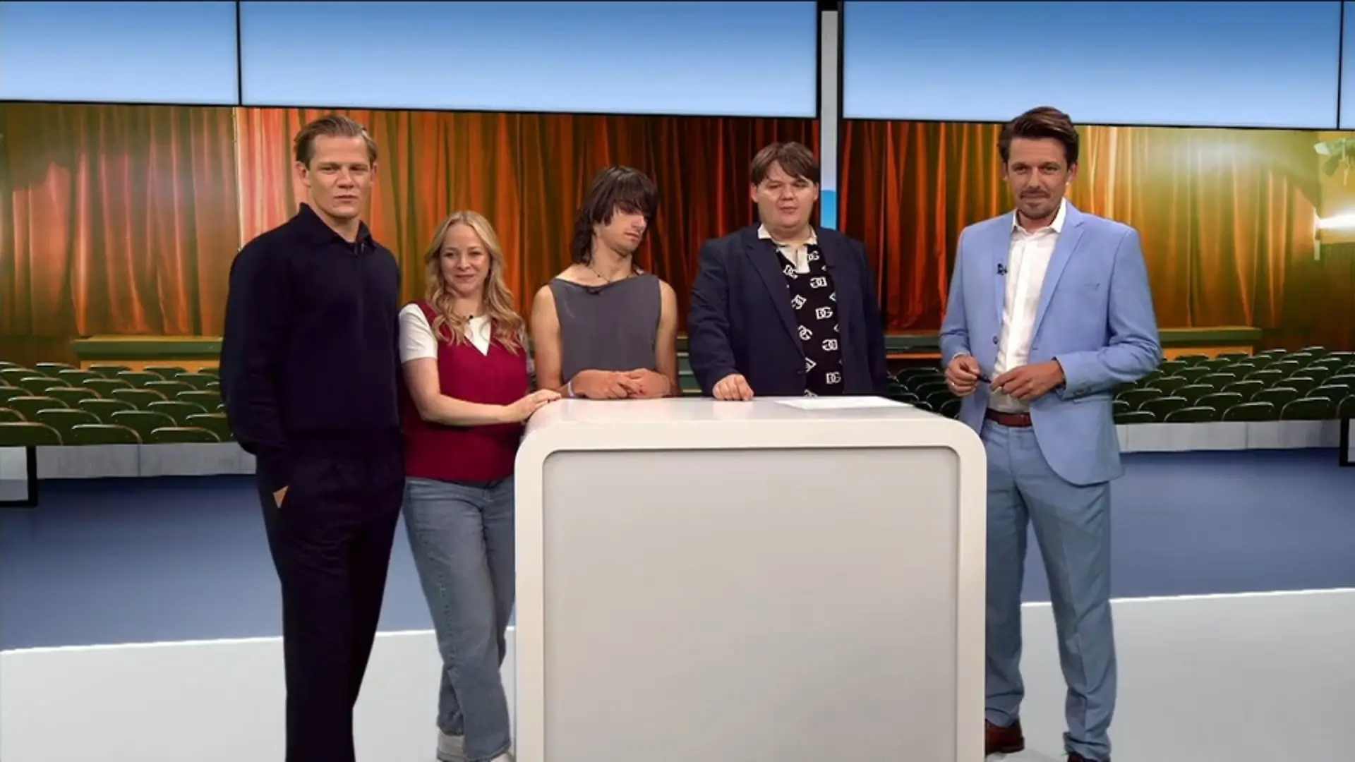 Jasmin Schwiers, Max von der Groeben, Linn Bade und Timon Heinzl im Interview Neue Komödie „Das gewisse Etwas“