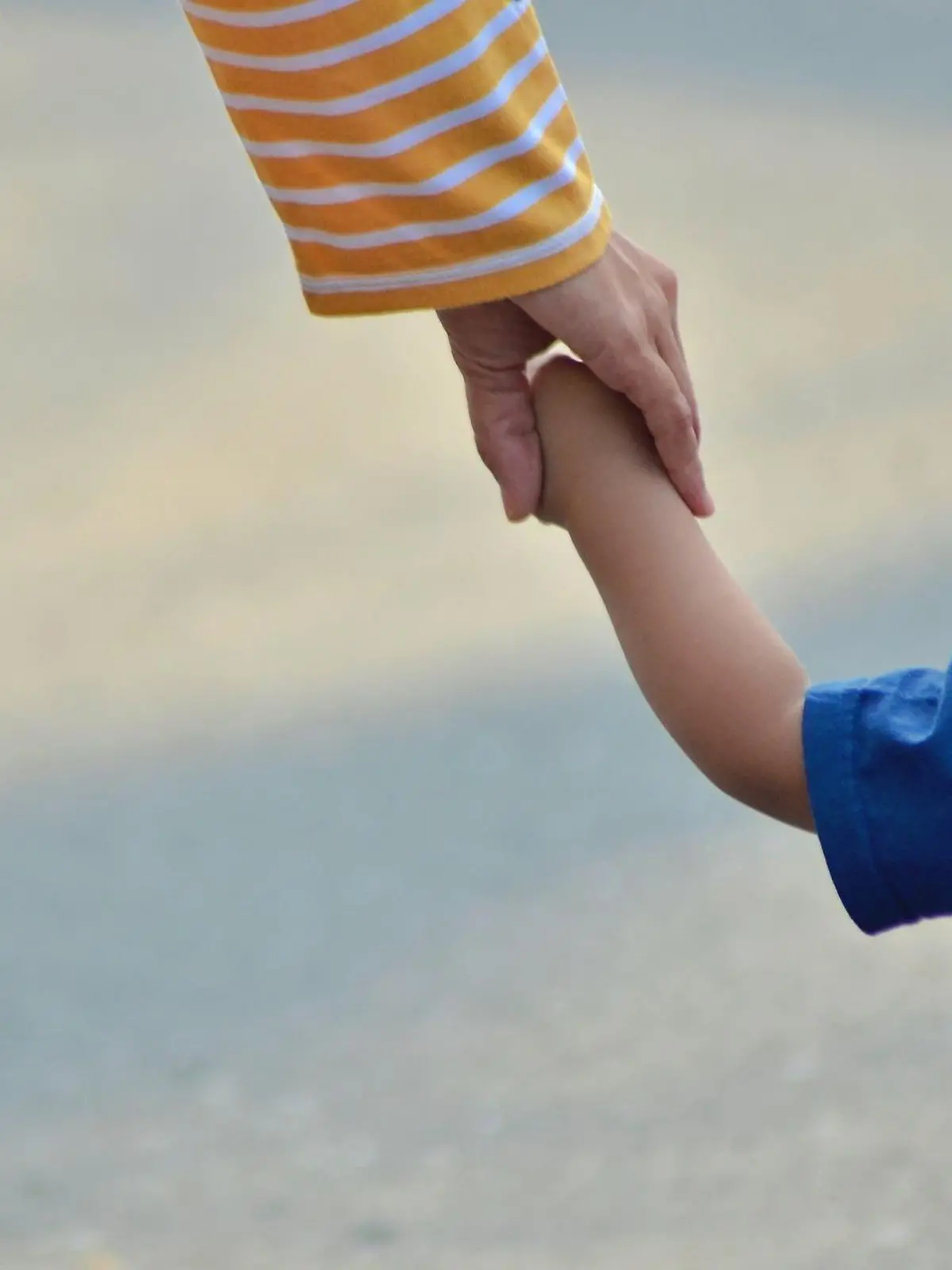 Müssen Kinder ihren Eltern eigentlich etwas schenken, nur weil Erwachsene es so festgelegt haben?