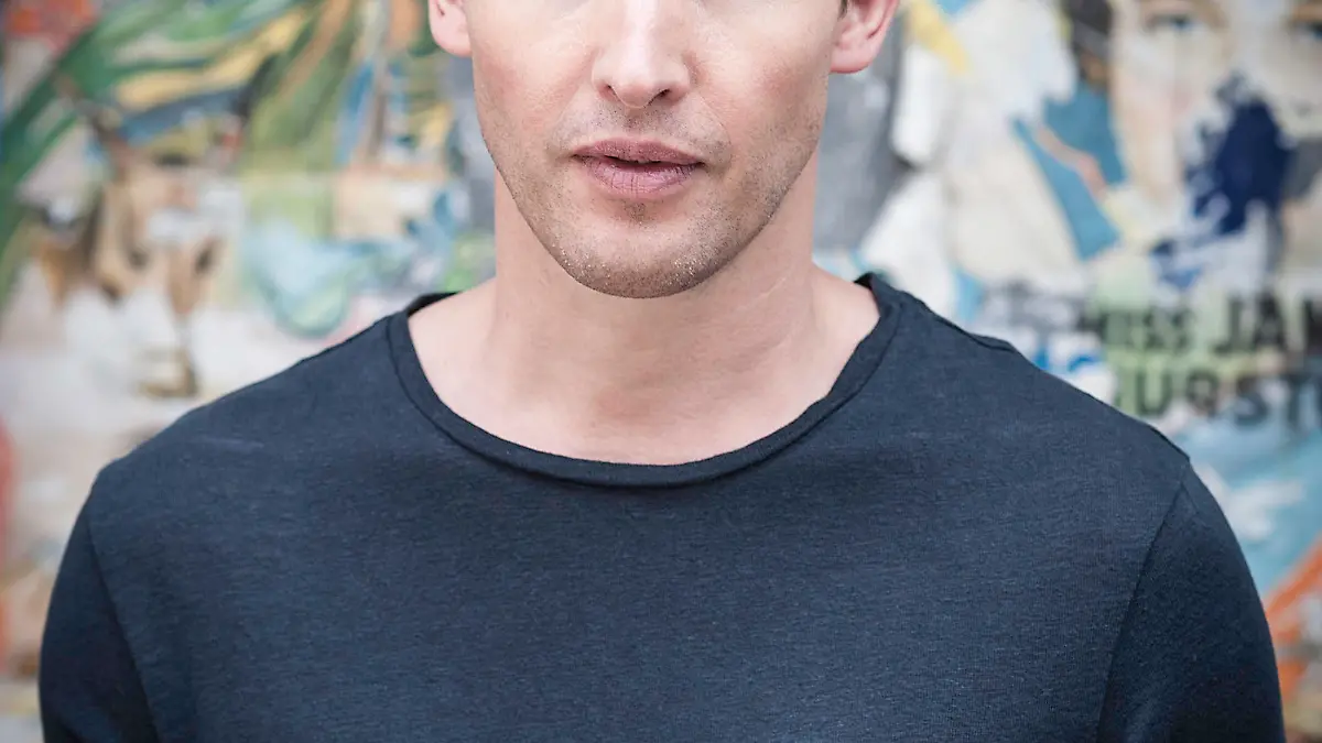 James Blunt Main Picture 2.jpg