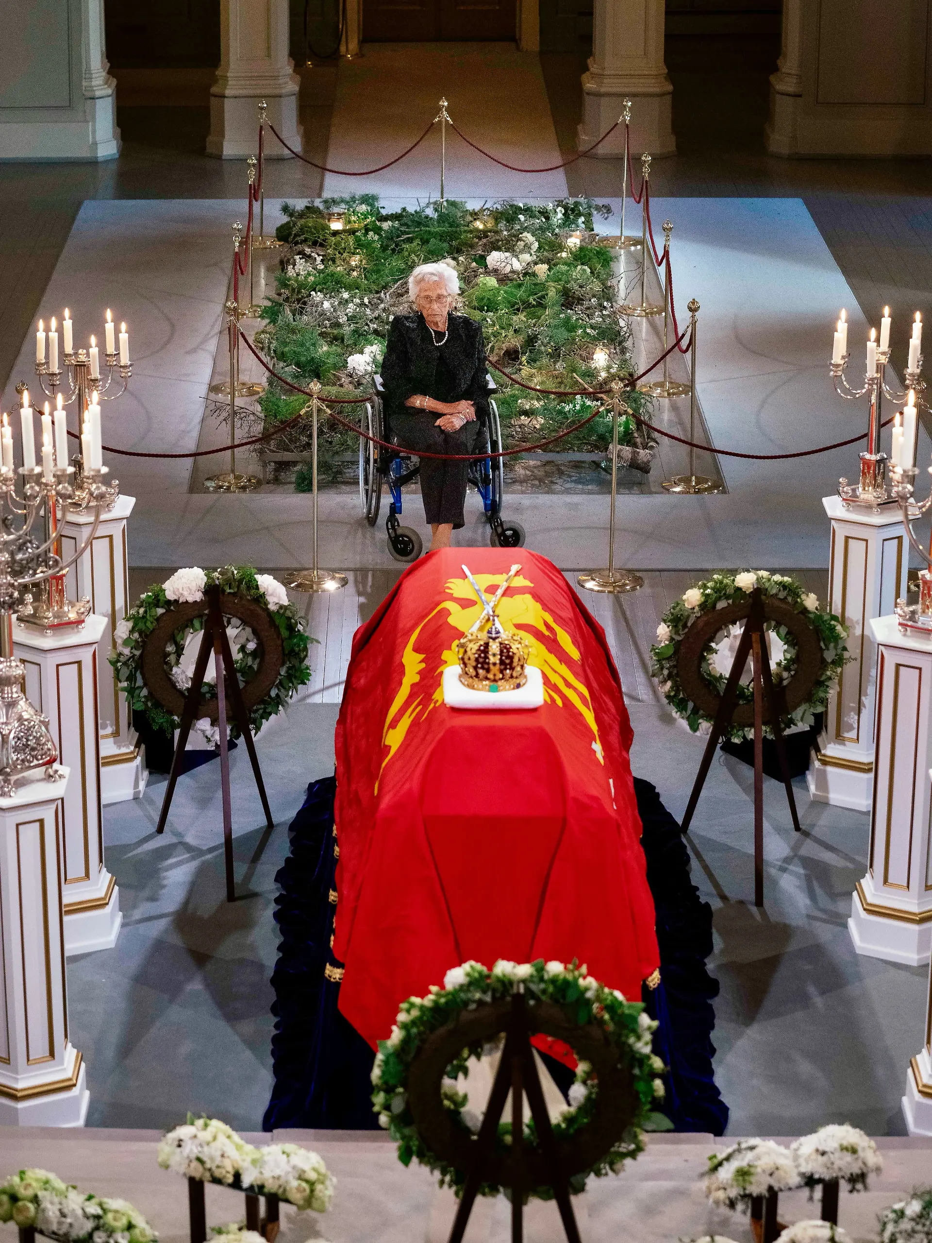 König Haralds ältere Schwester Prinzessin Astrid trauert um ihren Bruder.