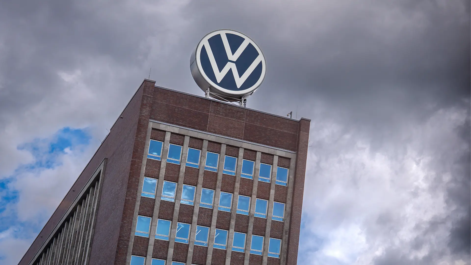 Markenhochhaus des Volkswagenwerks Wolfsburg.