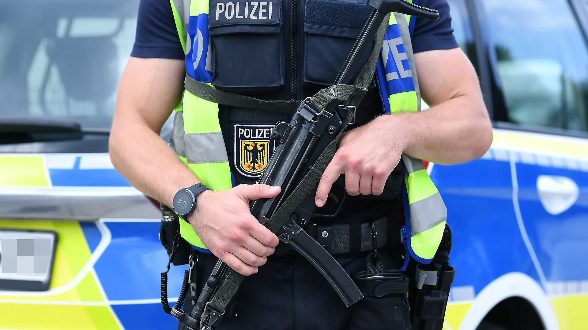 Grenzkontrollen an der deutsch-österreichischen Grenze am 11.08.2026 am Grenzübergang Walserberg Grenzkontrollen der Bayerischen Bereitschaftspolizei und Bundespolizei am 11.08.2026 an der deutsch-österreichischen Grenze am Grenzübergang Walserberg. Foto: Revierfoto