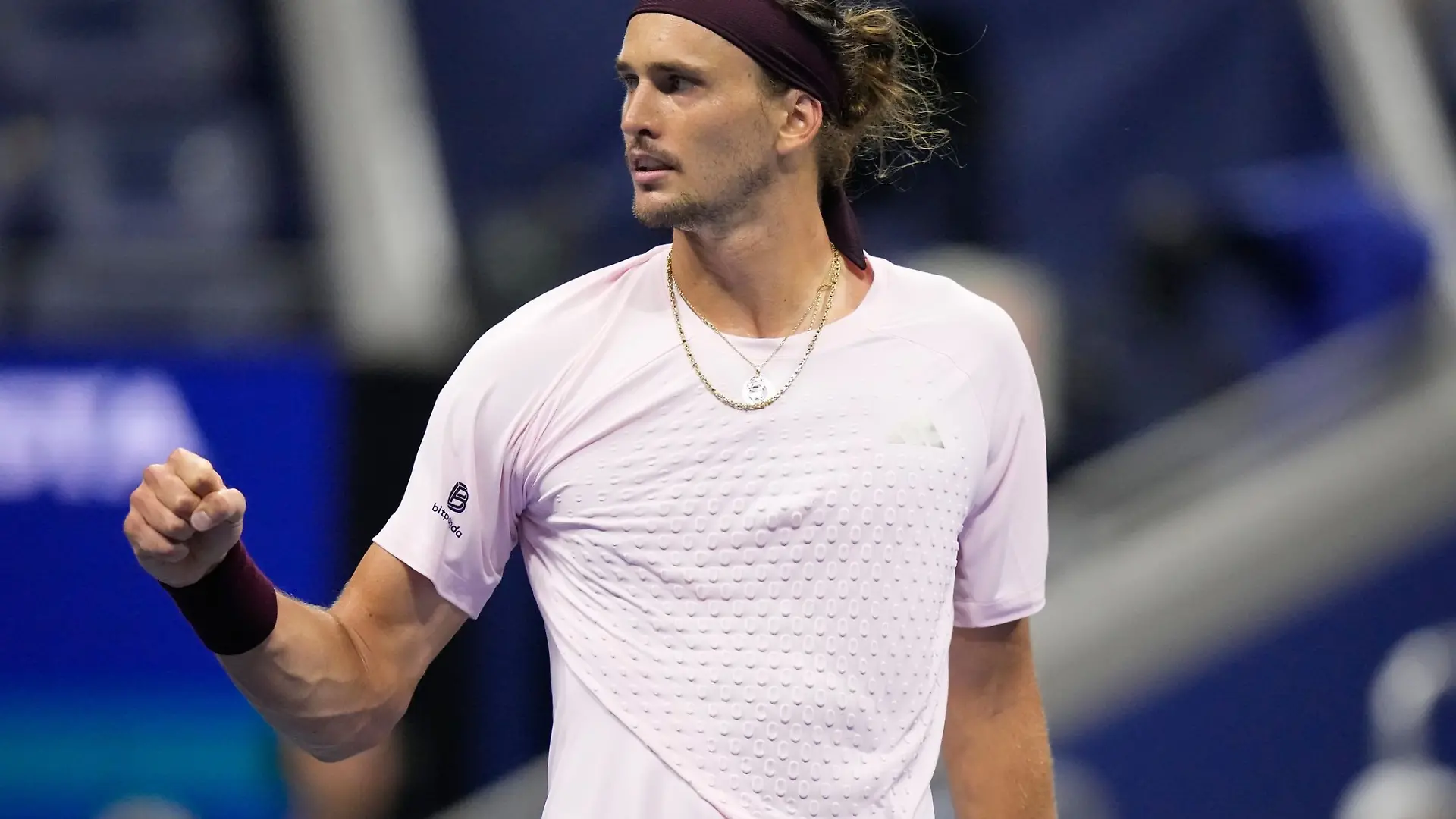 Alexander Zverev bejubelt das Weiterkommen.