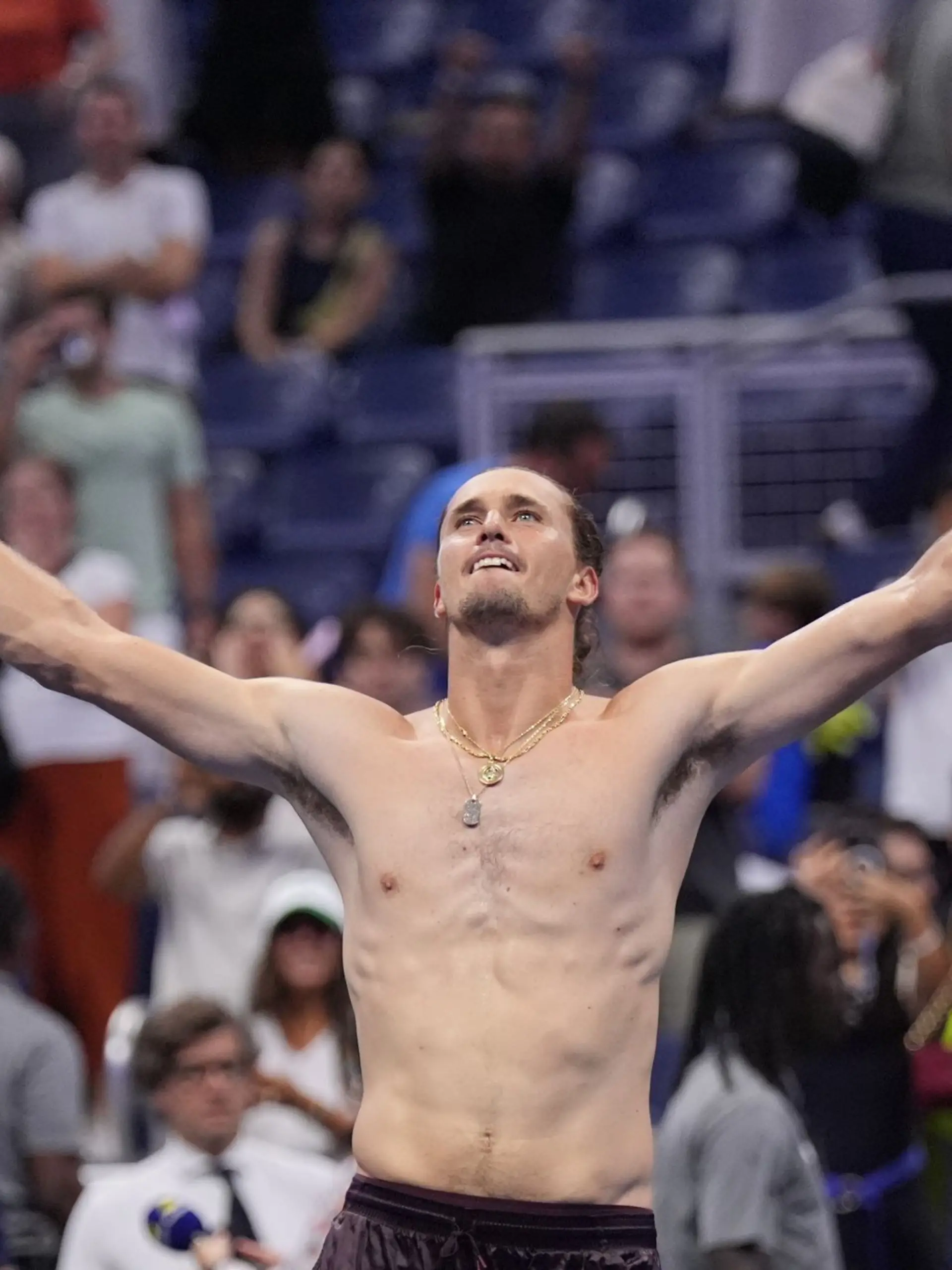 Bild zu: "«Ziemlich scheiße»: Zverev zittert sich nach 2 Uhr weiter"