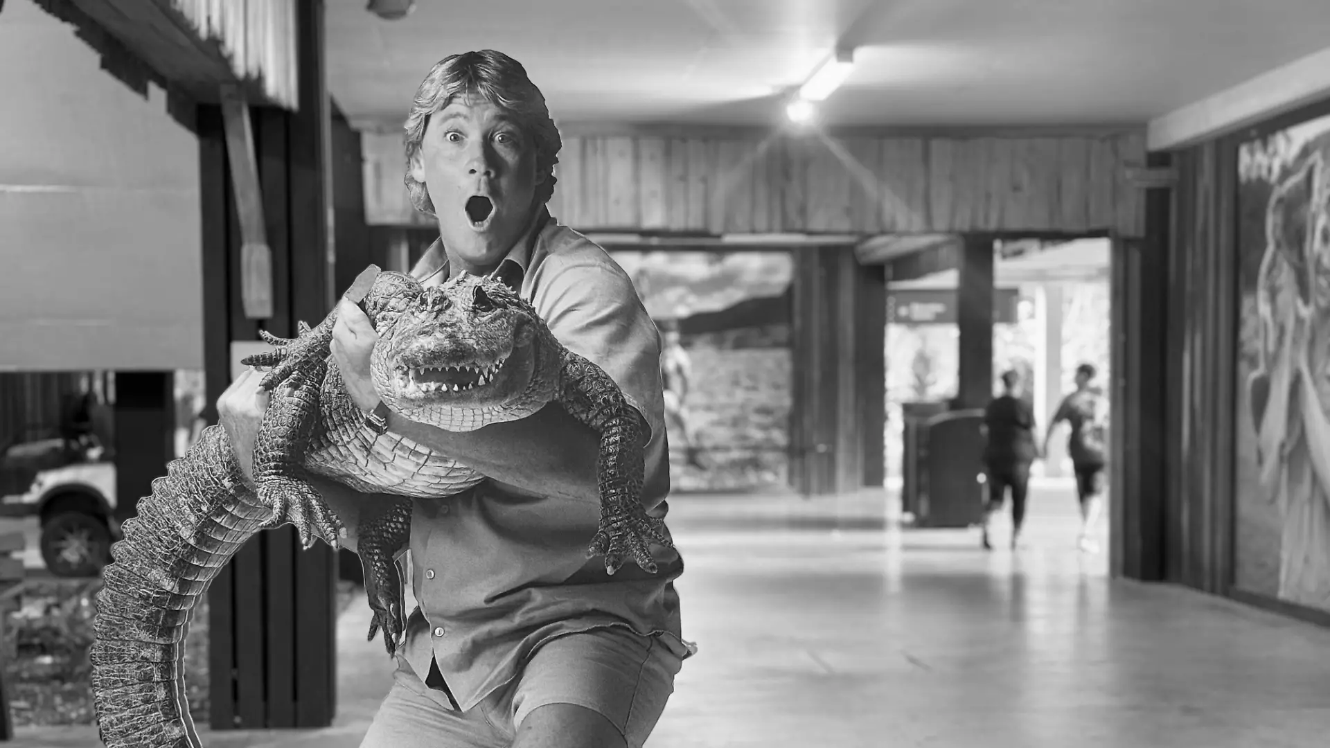 Im Australia Zoo in Queensland sind überall große Porträts von "Crocodile Hunter" Steve Irwin zu sehen. Der australische Naturschützer starb am 4. September 2006 beim Schnorcheln durch den Stachel eines Rochens.